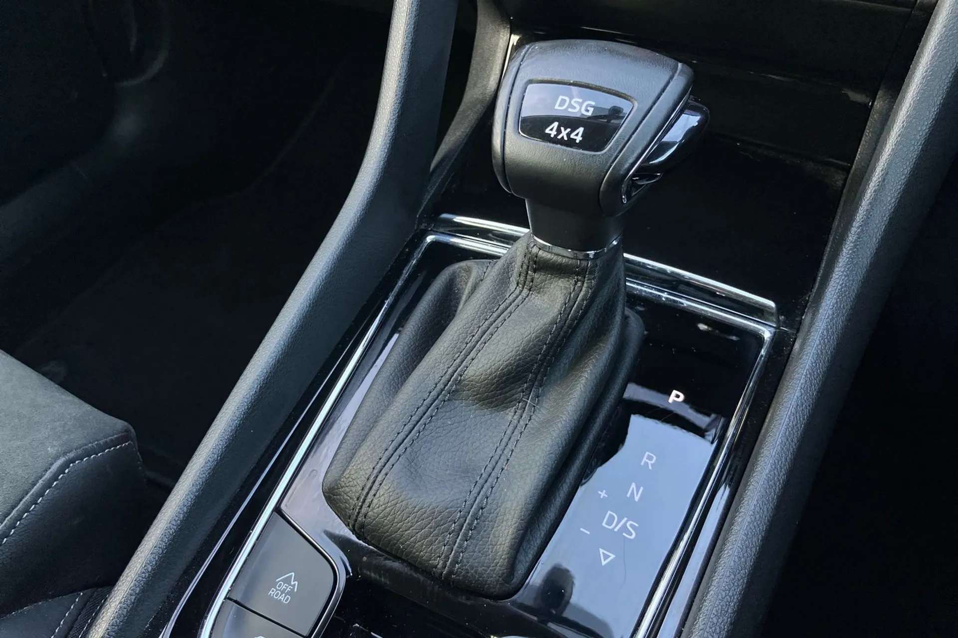 2020 SKODA KAROQ 2020 SKODA KAROQ