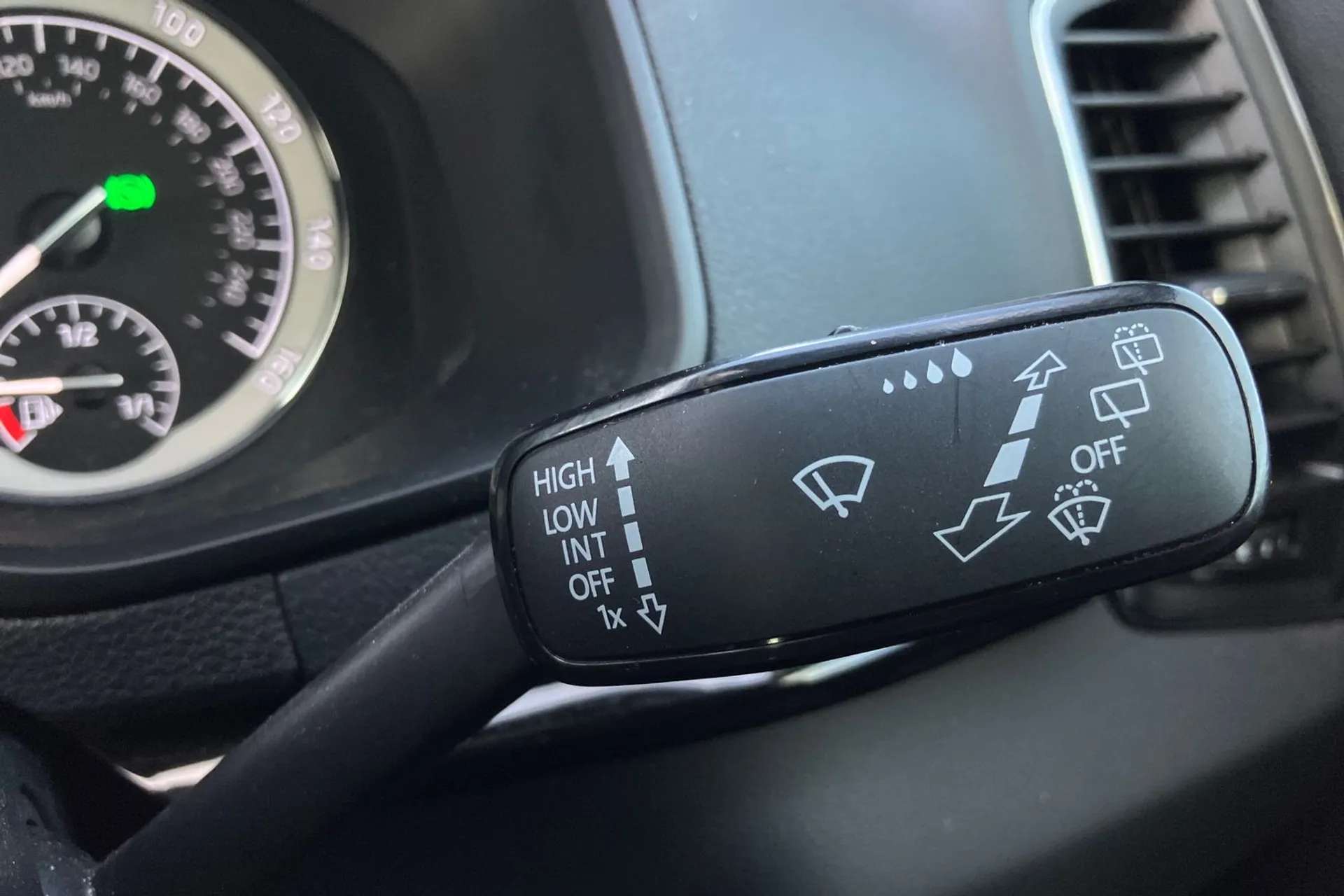 2020 SKODA KAROQ 2020 SKODA KAROQ