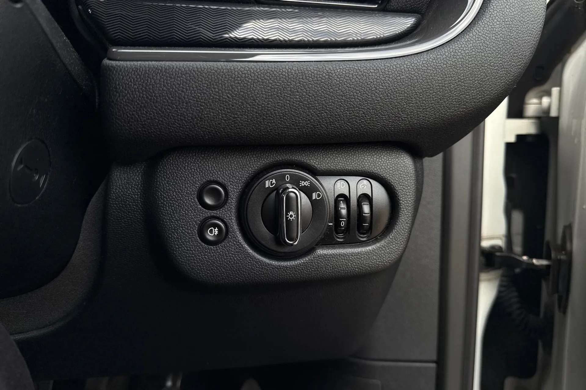 2018 MINI CLUBMAN 2018 MINI CLUBMAN