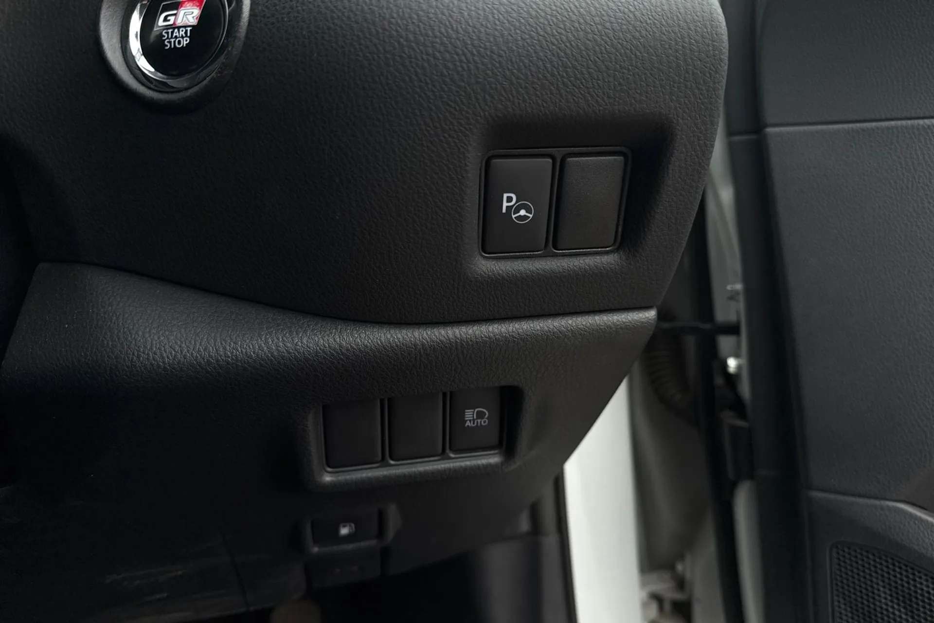 2022 TOYOTA C-HR 2022 TOYOTA C-HR