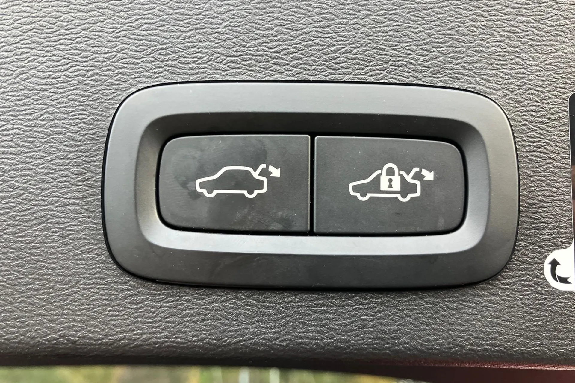 2020 VOLVO XC40 2020 VOLVO XC40