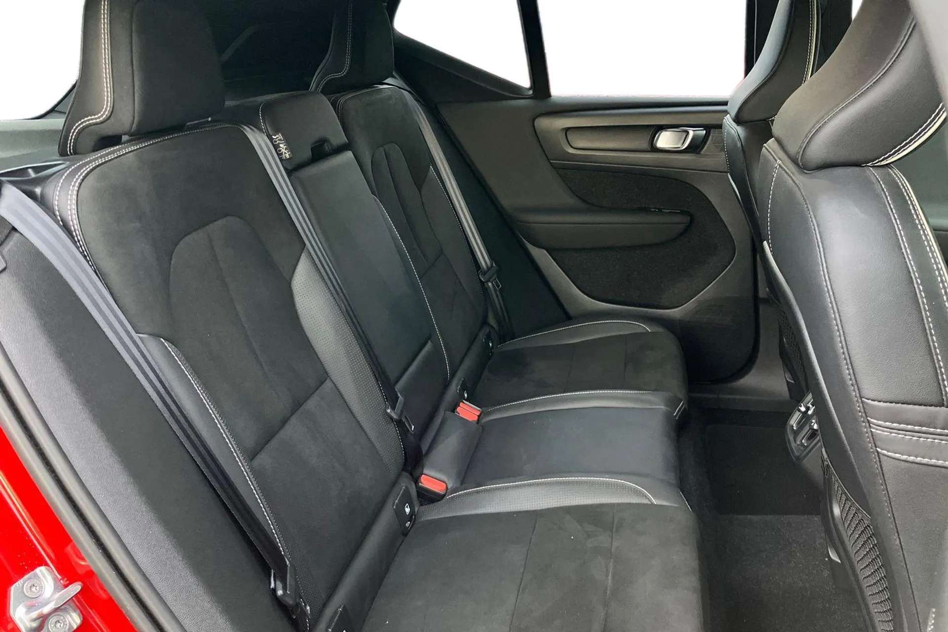 2020 VOLVO XC40 2020 VOLVO XC40