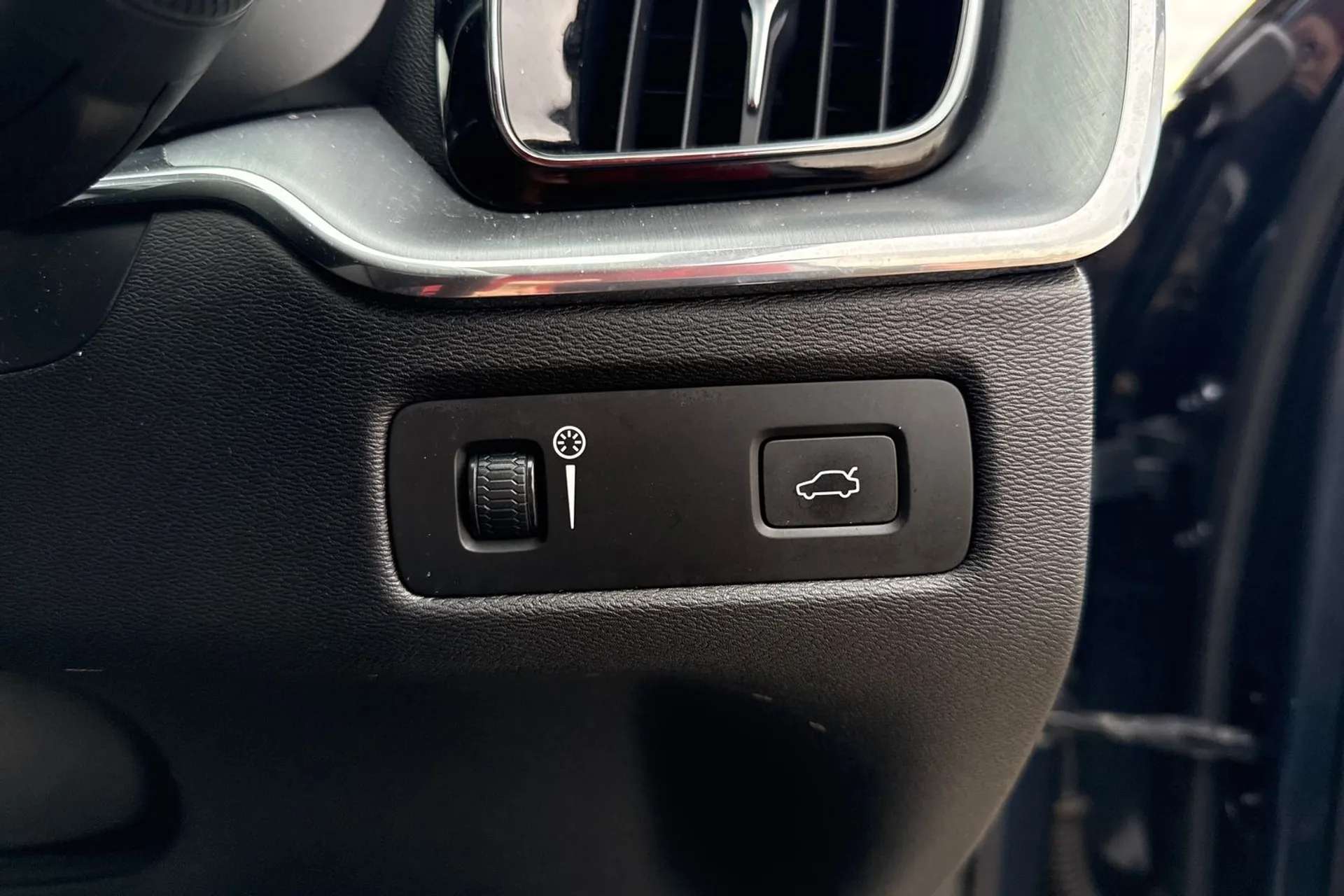 2019 VOLVO XC60 2019 VOLVO XC60