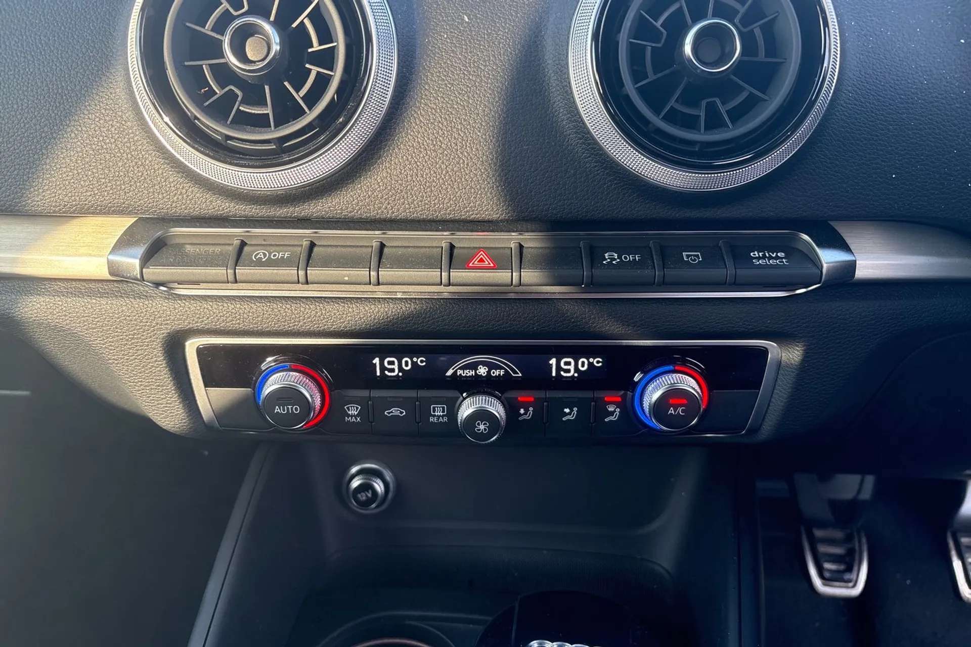 2017 AUDI A3 2017 AUDI A3