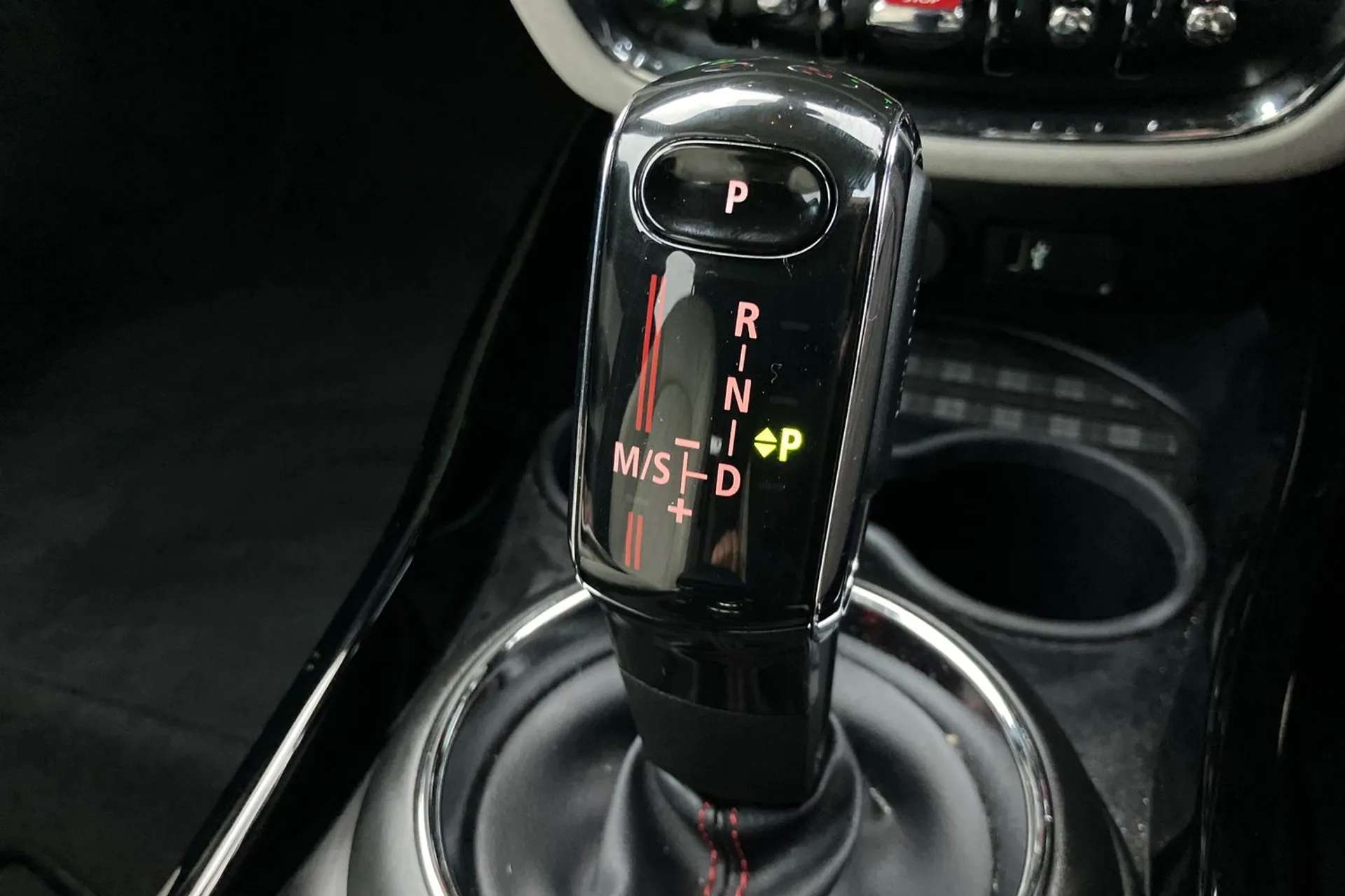 2020 MINI CLUBMAN 2020 MINI CLUBMAN