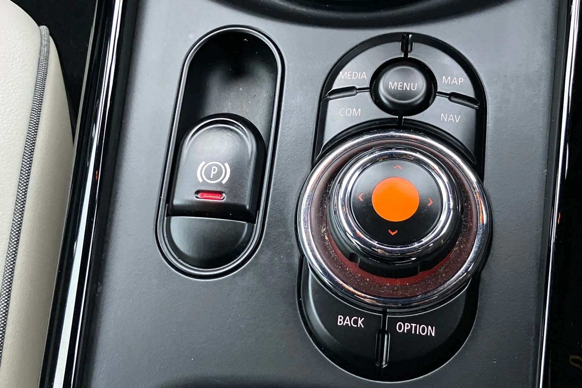 2020 MINI CLUBMAN 2020 MINI CLUBMAN