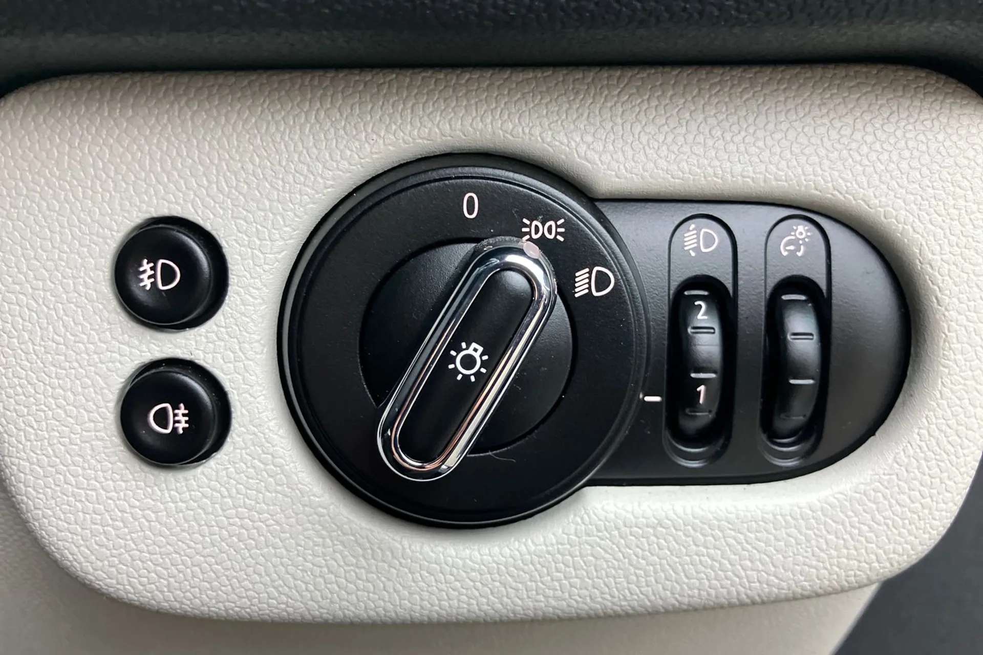 2020 MINI CLUBMAN 2020 MINI CLUBMAN