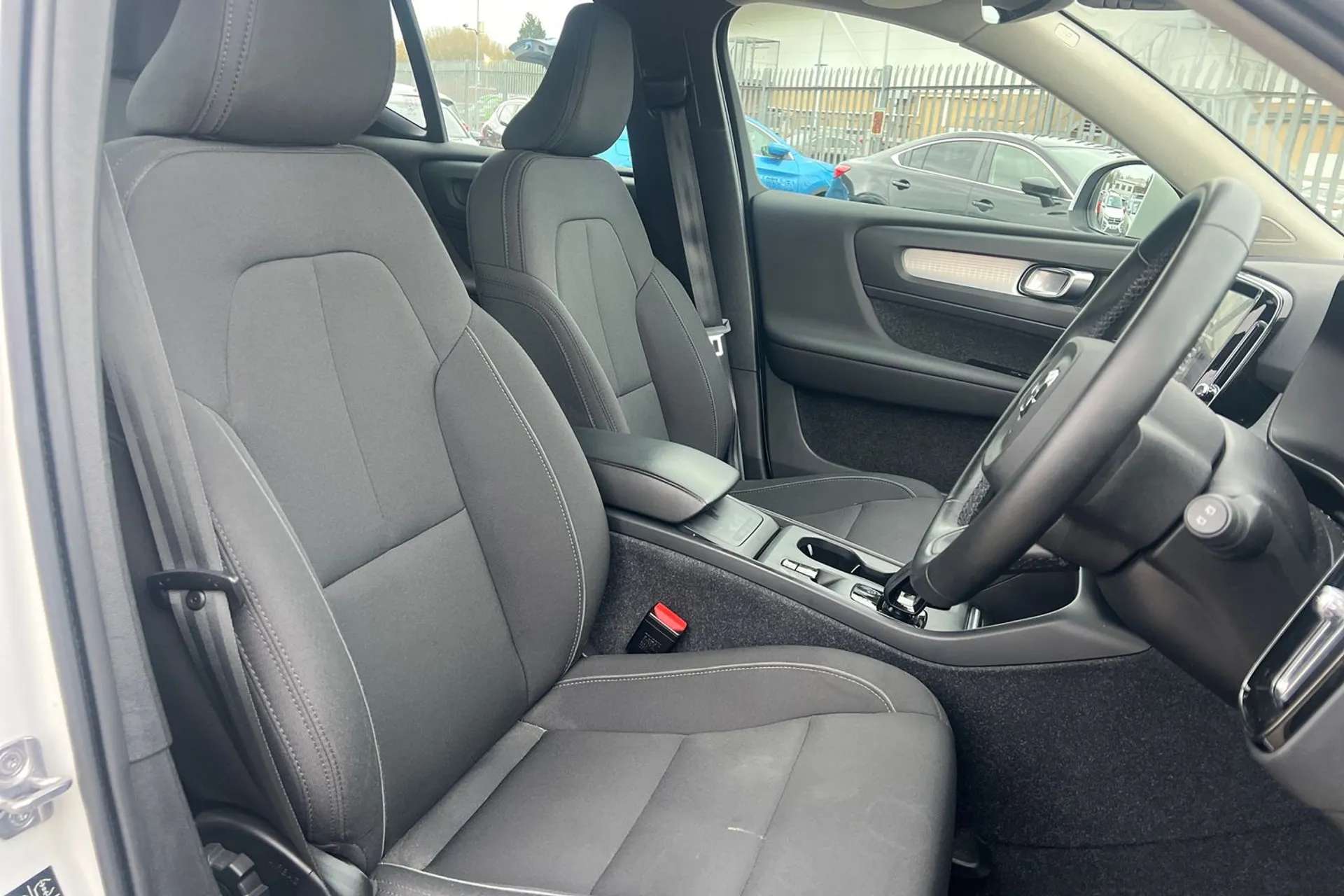 2021 VOLVO XC40 2021 VOLVO XC40