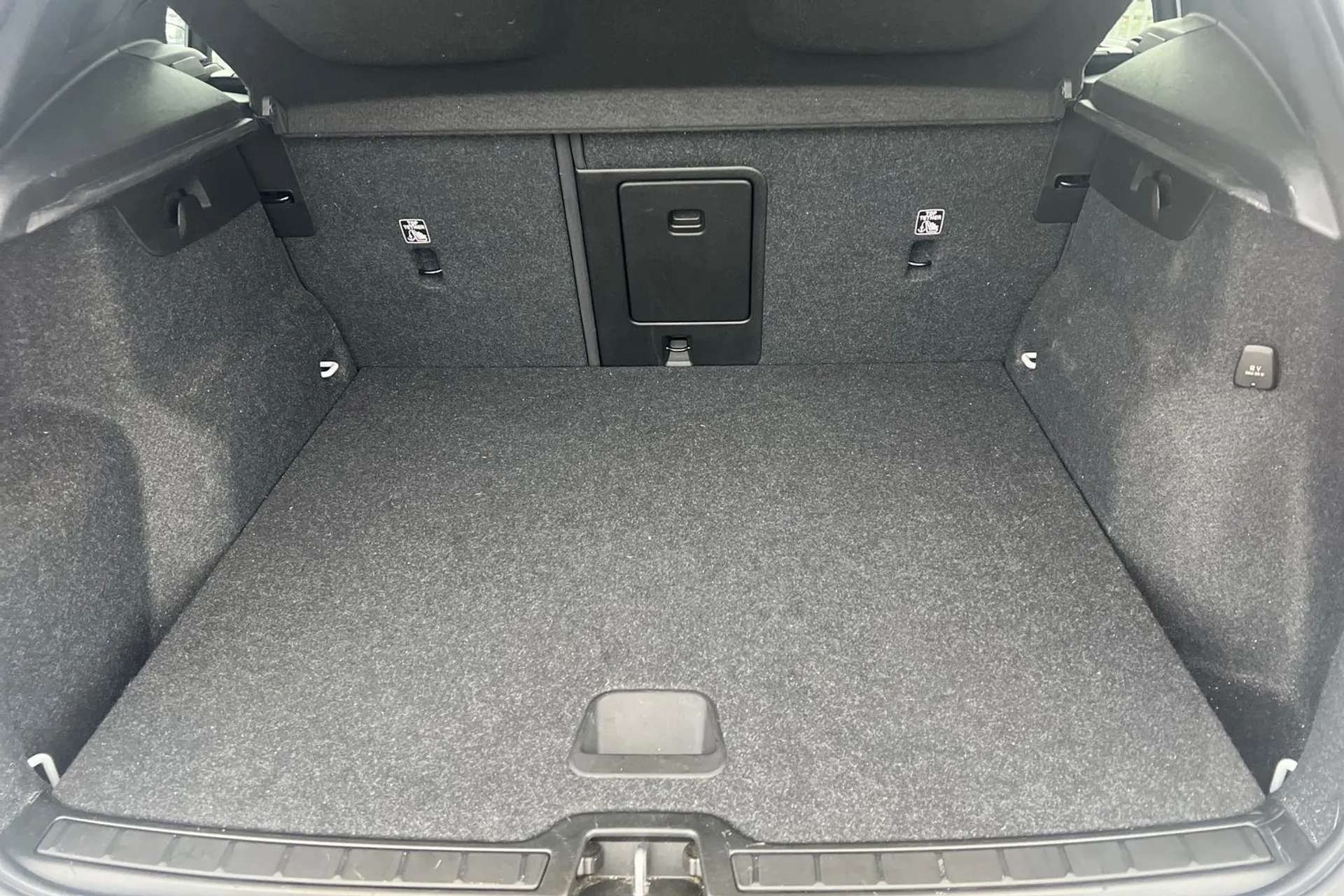 2021 VOLVO XC40 2021 VOLVO XC40