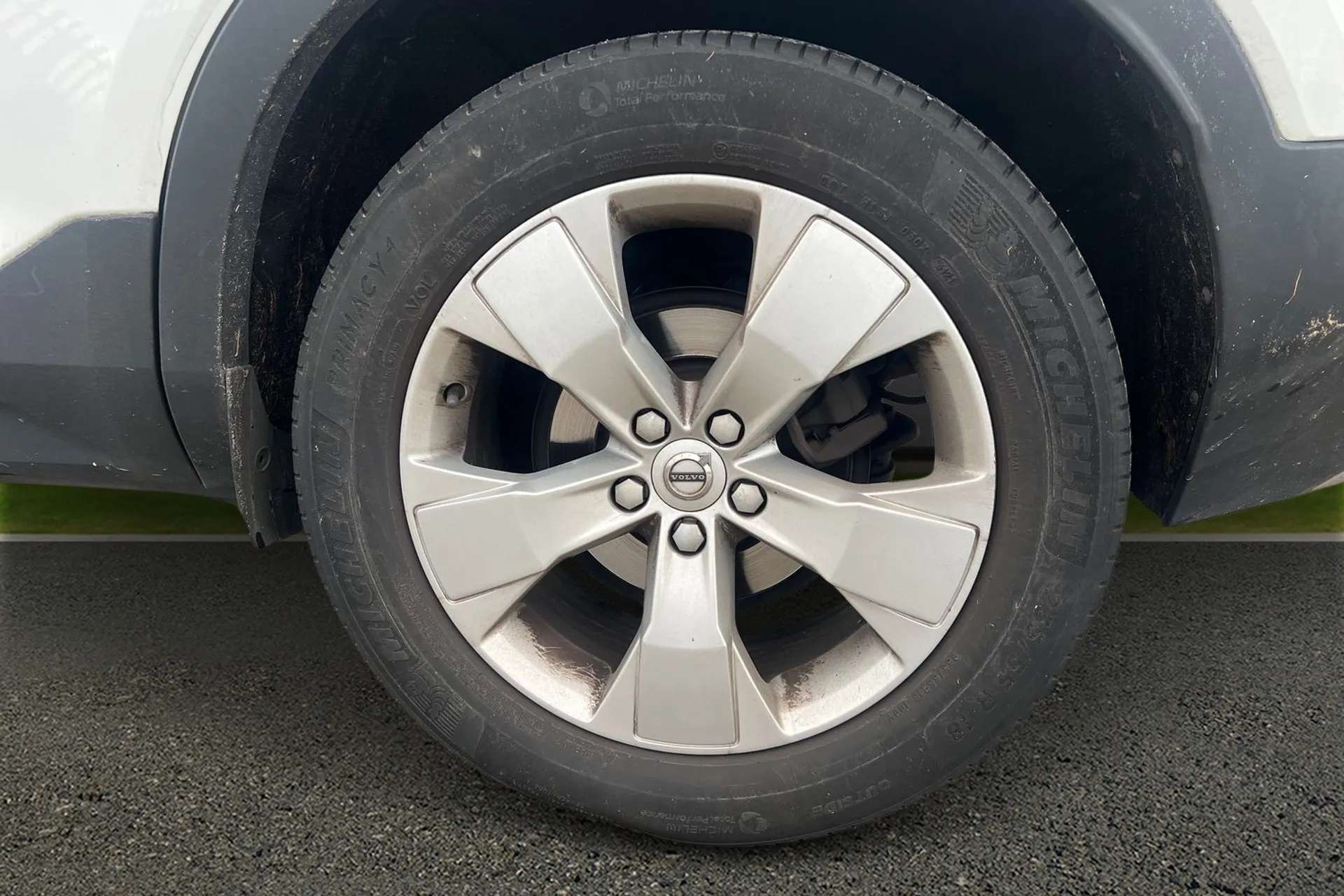 2021 VOLVO XC40 2021 VOLVO XC40