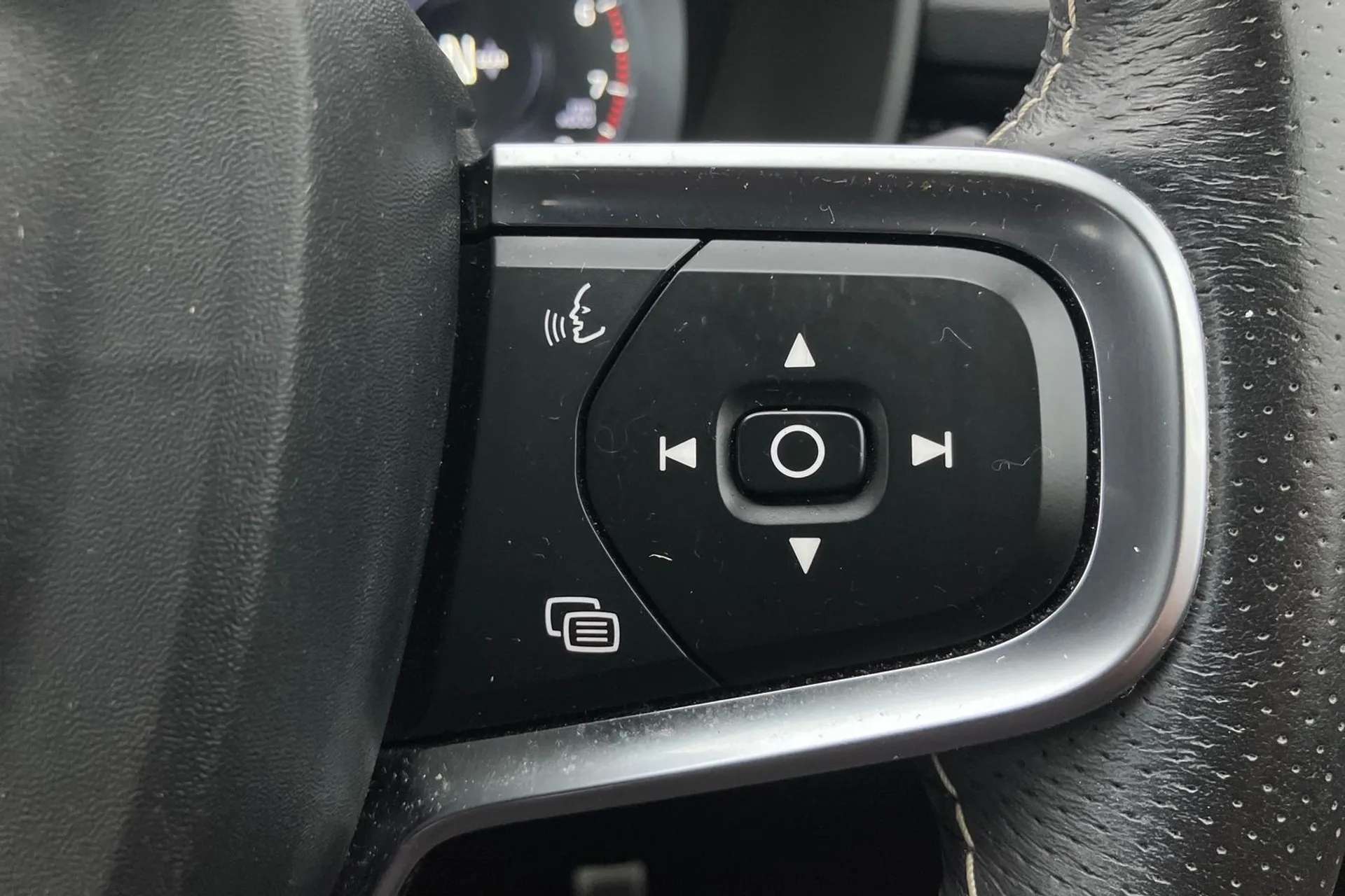 2021 VOLVO XC40 2021 VOLVO XC40