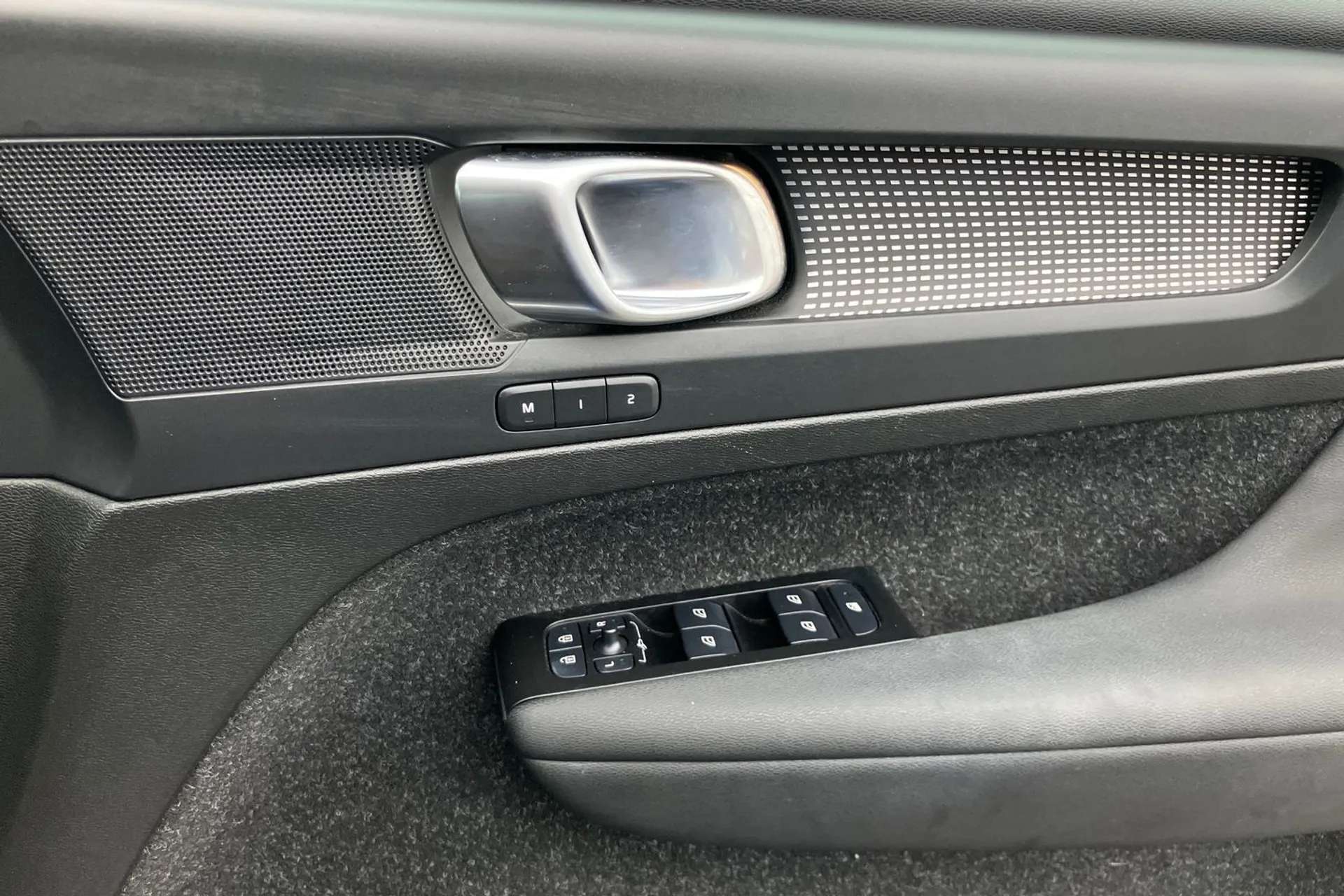 2021 VOLVO XC40 2021 VOLVO XC40