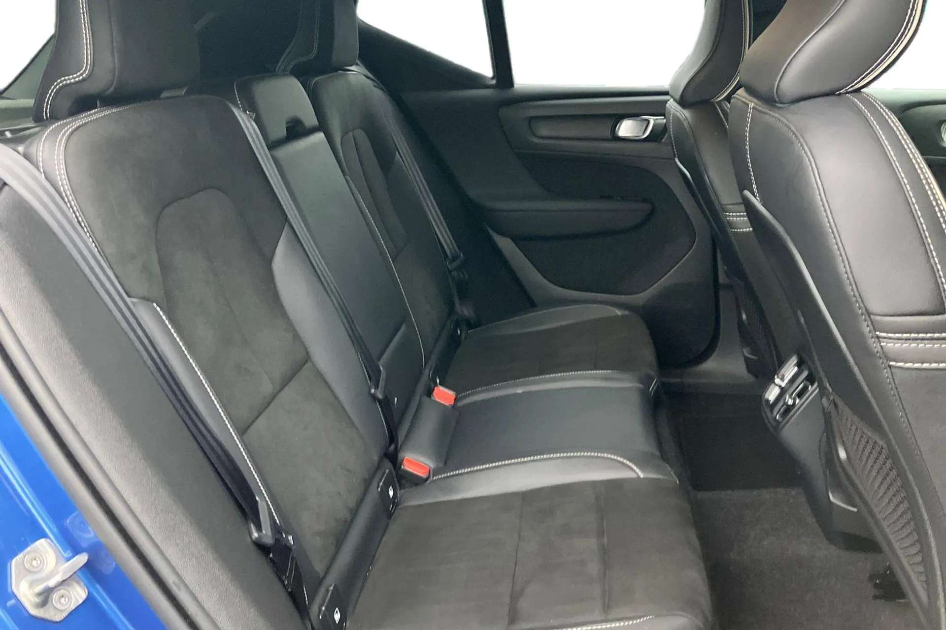 2021 VOLVO XC40 2021 VOLVO XC40