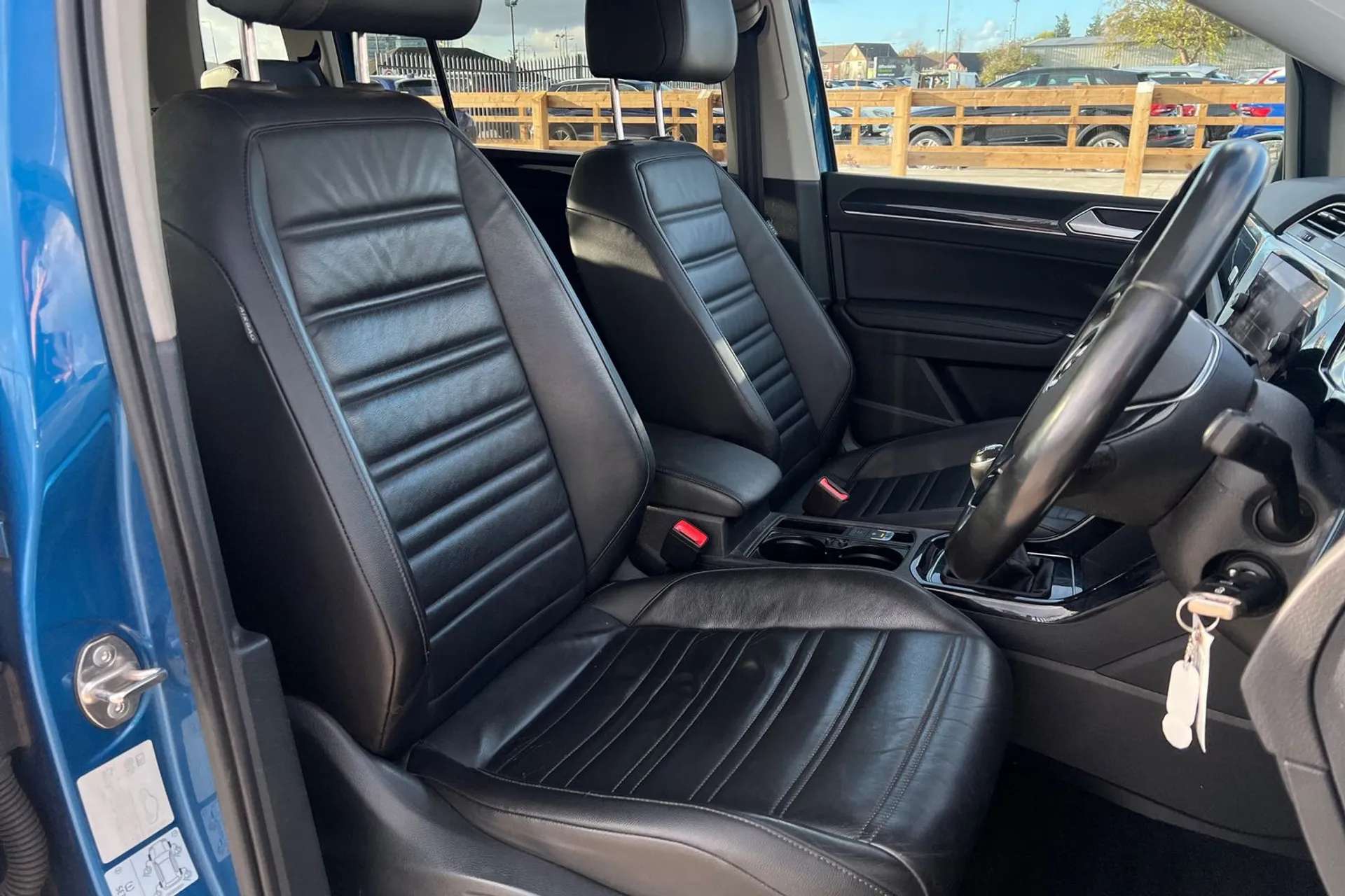 2017 VOLKSWAGEN TOURAN 2017 VOLKSWAGEN TOURAN