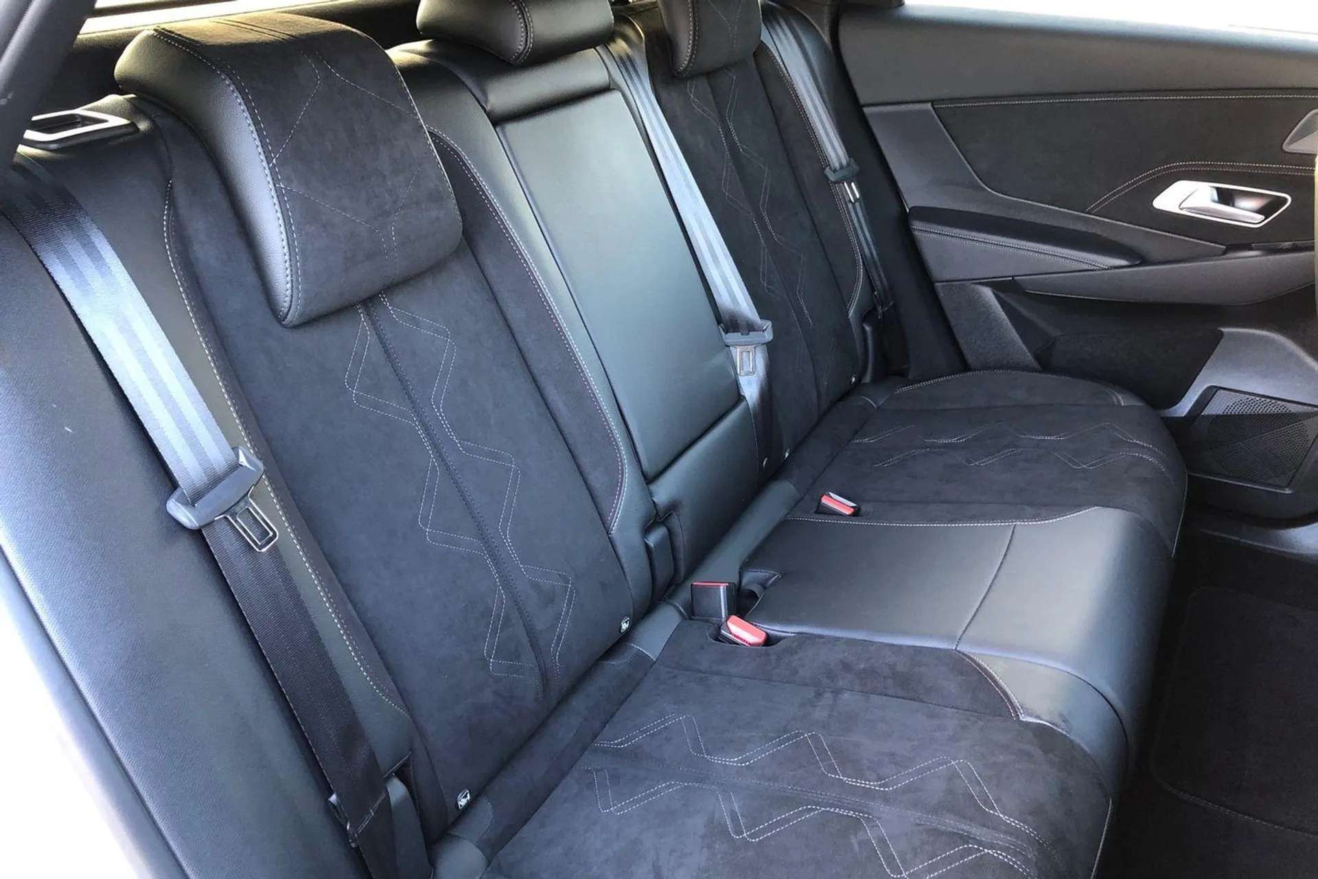 2024 DS DS 7 CROSSBACK 2024 DS DS 7 CROSSBACK