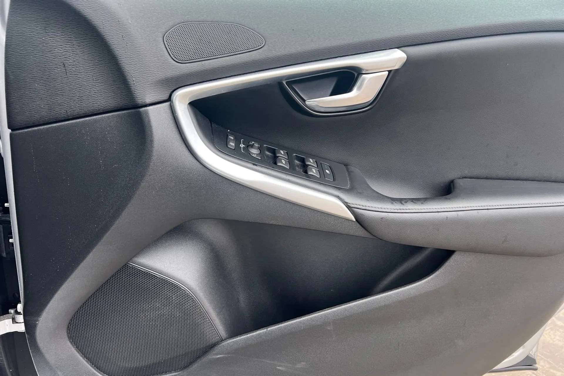 2018 VOLVO V40 2018 VOLVO V40