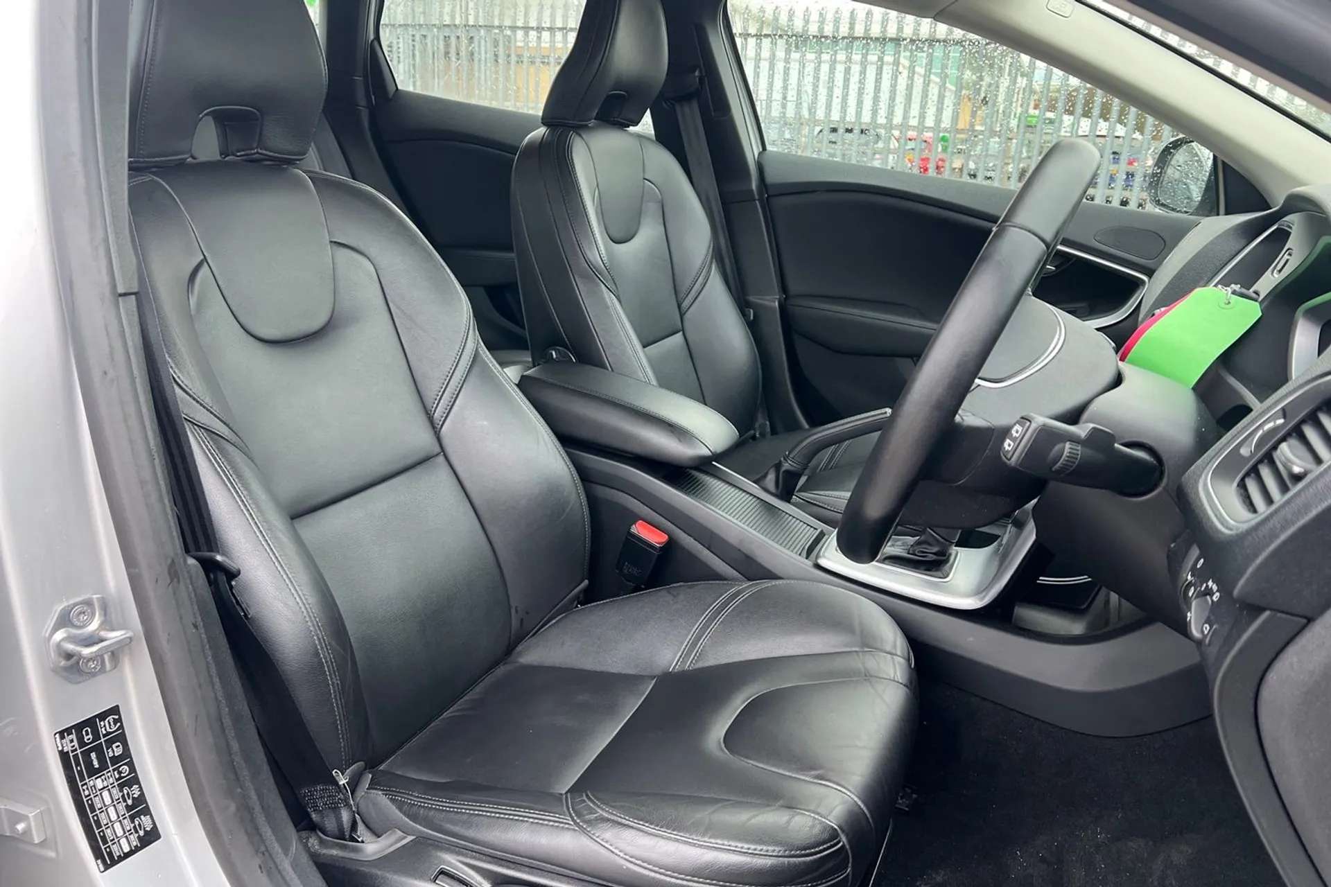 2018 VOLVO V40 2018 VOLVO V40