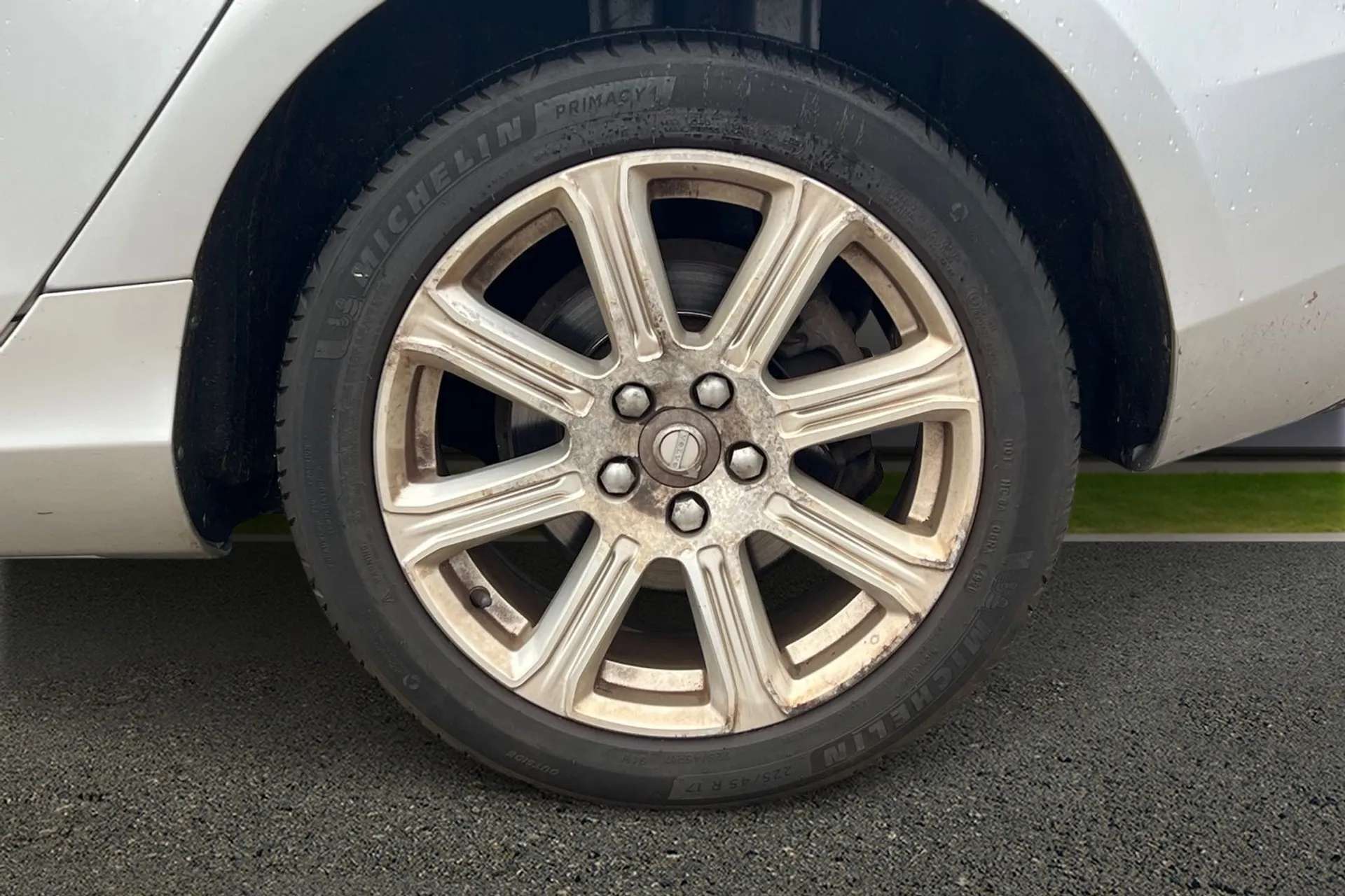 2018 VOLVO V40 2018 VOLVO V40