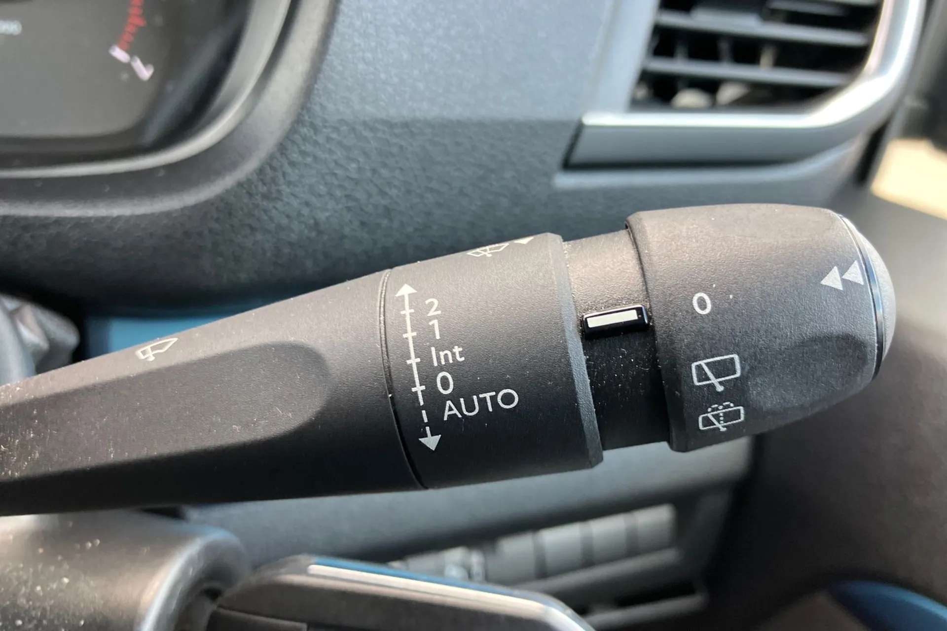 2020 PEUGEOT TRAVELLER 2020 PEUGEOT TRAVELLER