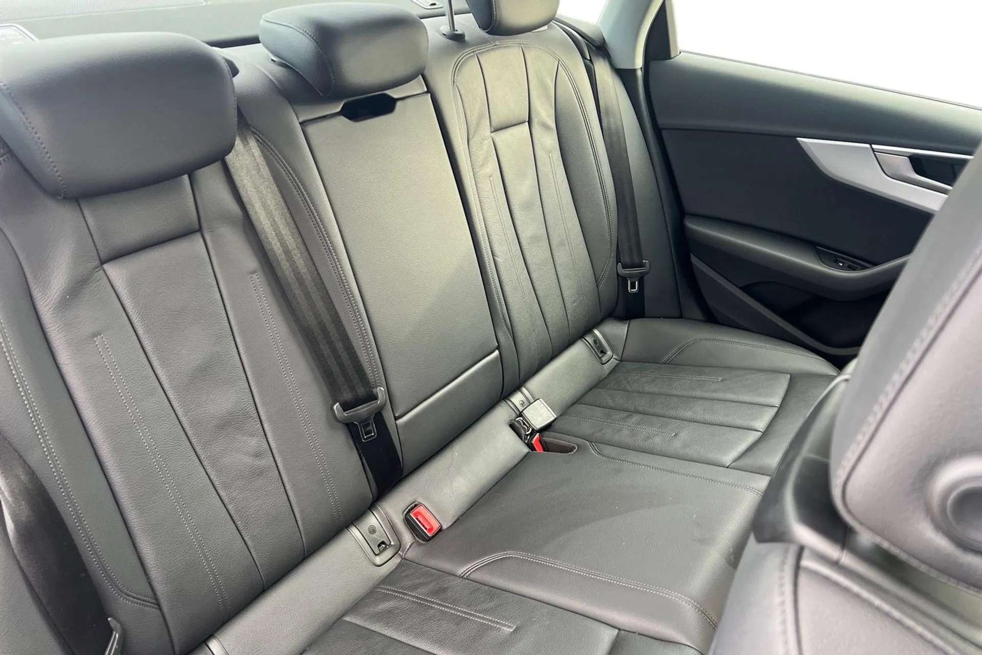 2018 AUDI A4 2018 AUDI A4