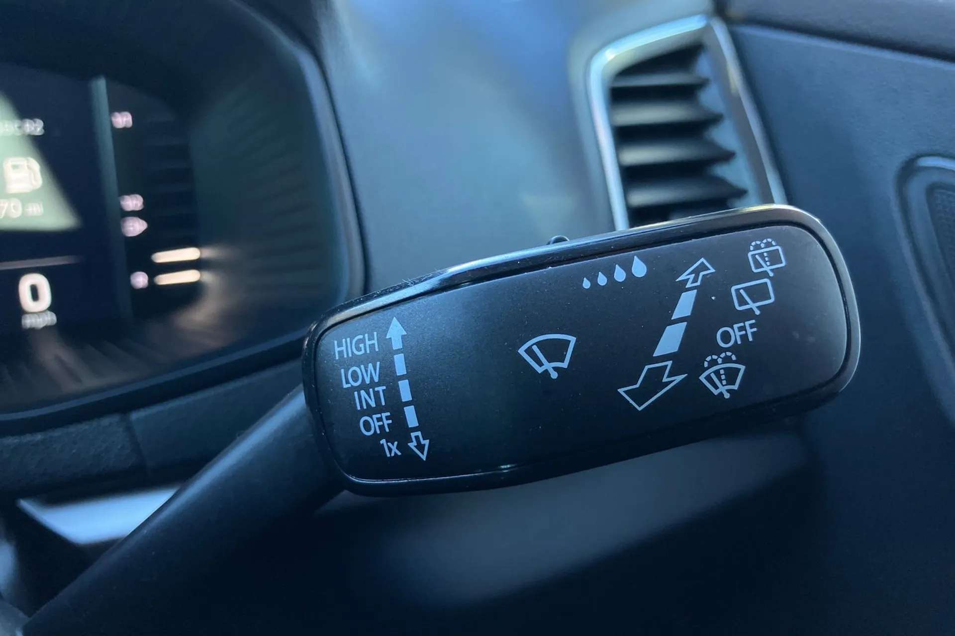 2023 SKODA KAROQ 2023 SKODA KAROQ