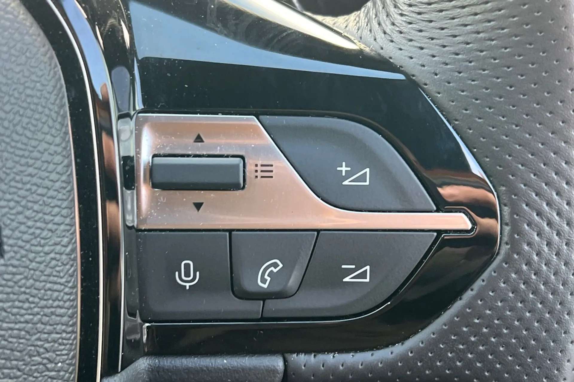 2024 PEUGEOT 408 2024 PEUGEOT 408