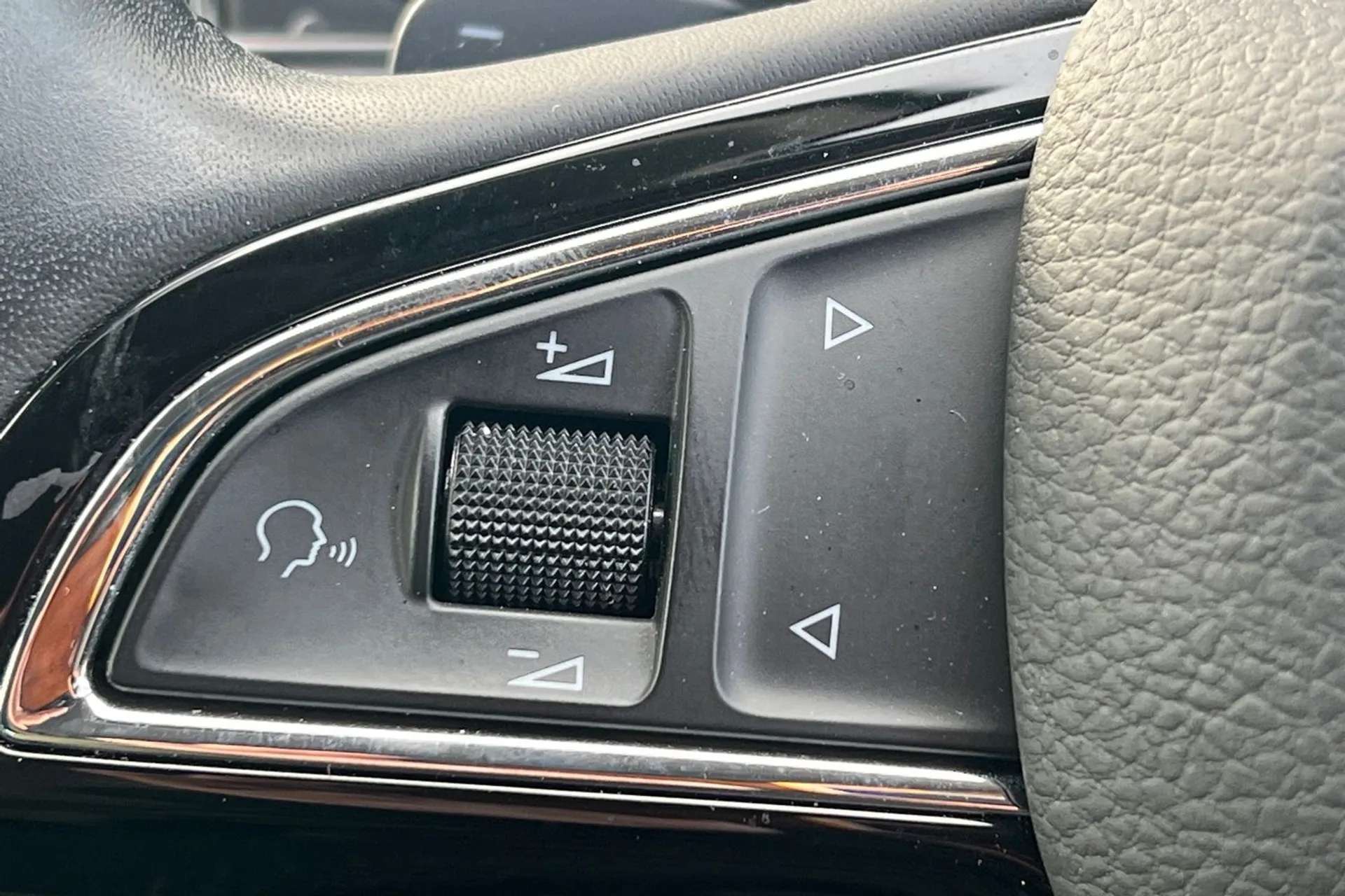 2018 SKODA KAROQ 2018 SKODA KAROQ