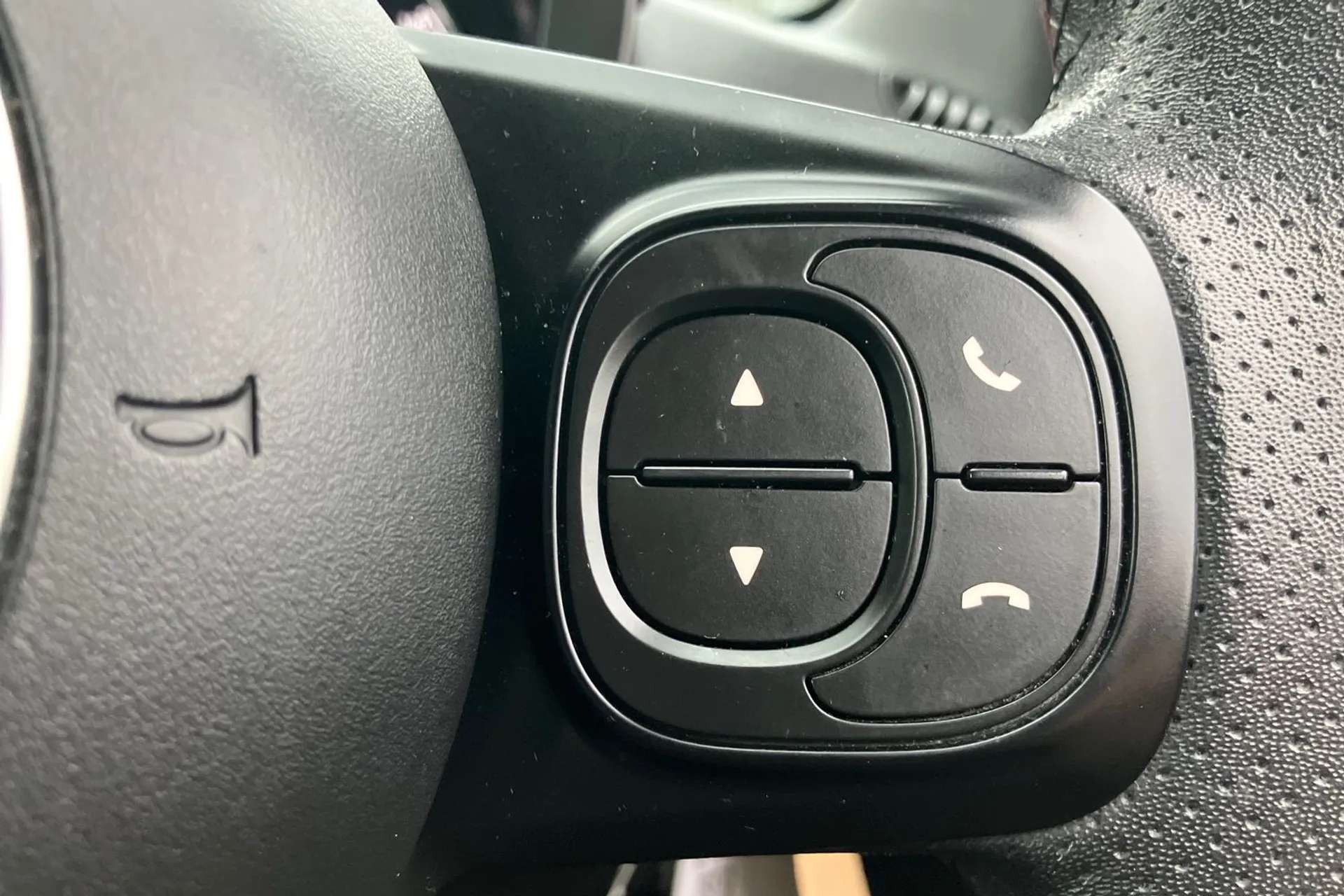 2022 ABARTH 595 2022 ABARTH 595