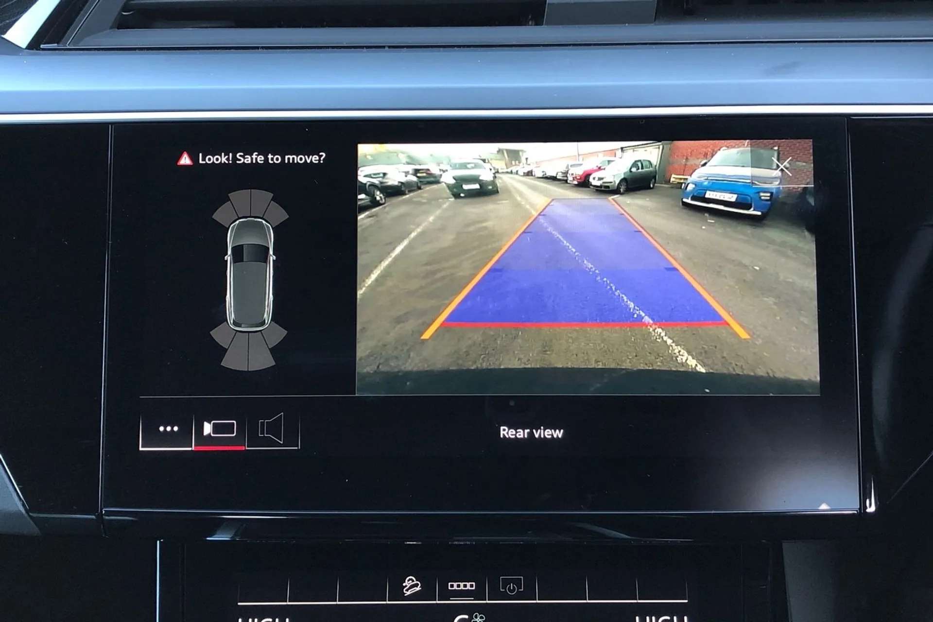 2021 AUDI E-TRON 2021 AUDI E-TRON