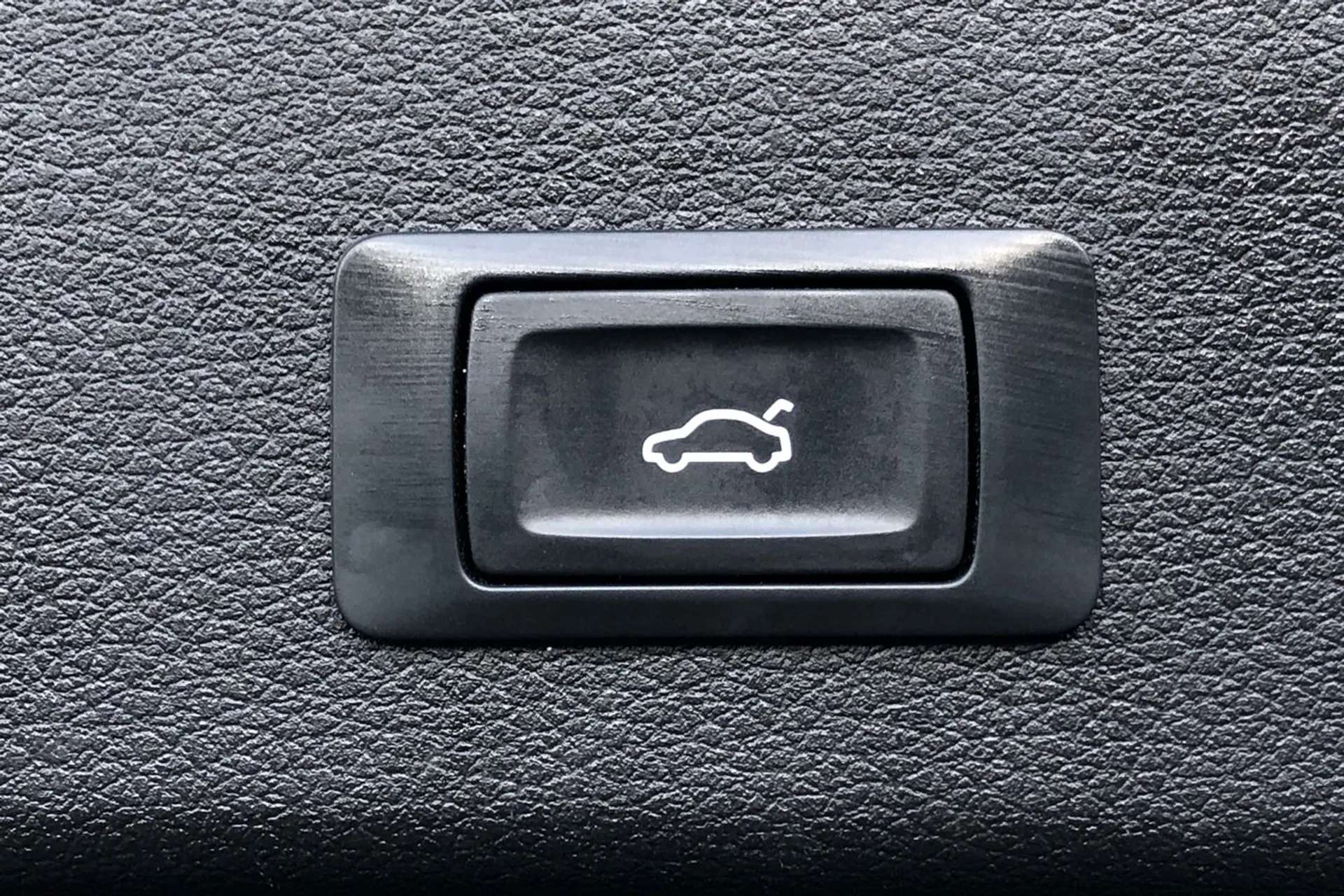 2021 AUDI E-TRON 2021 AUDI E-TRON