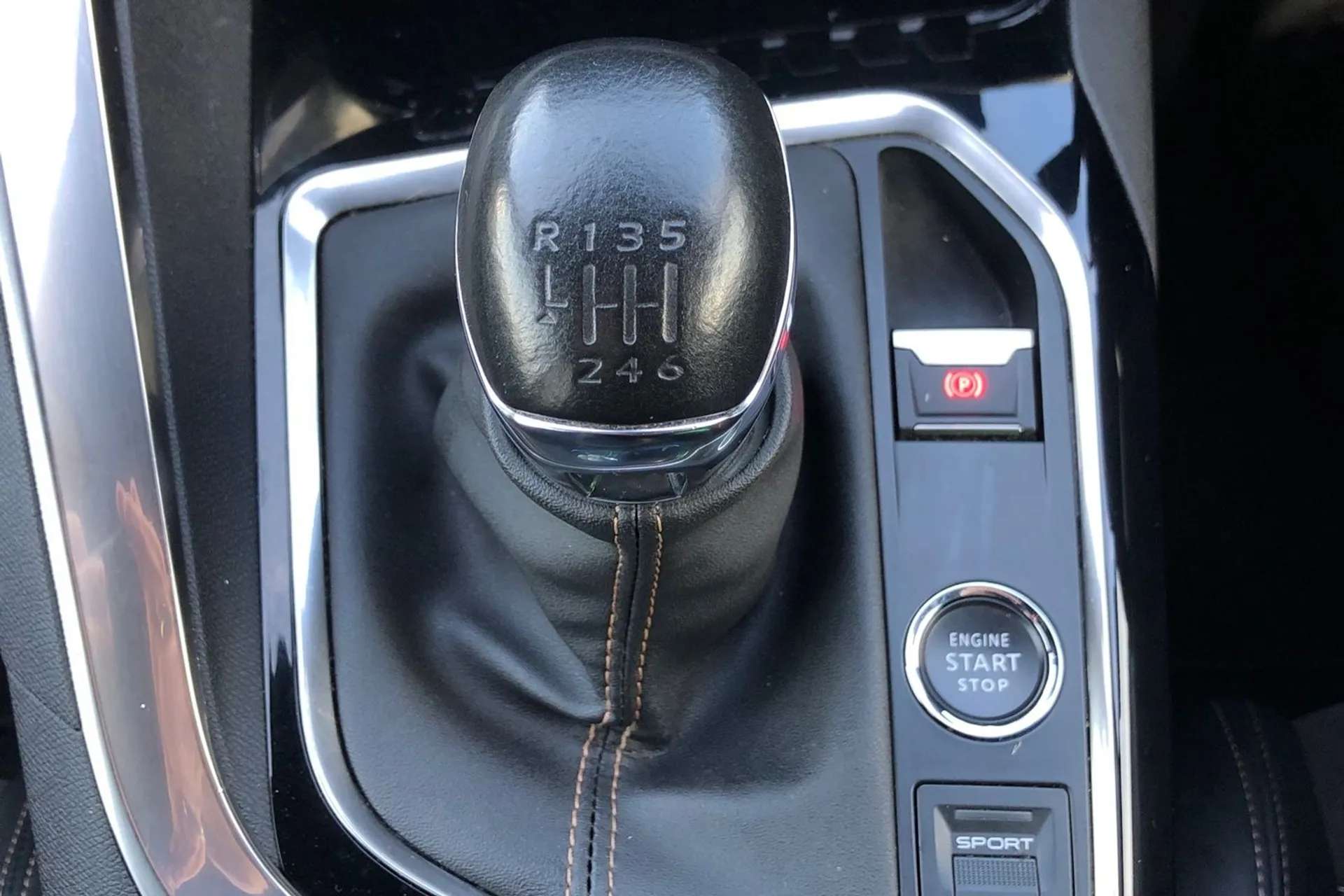 2022 PEUGEOT 3008 2022 PEUGEOT 3008