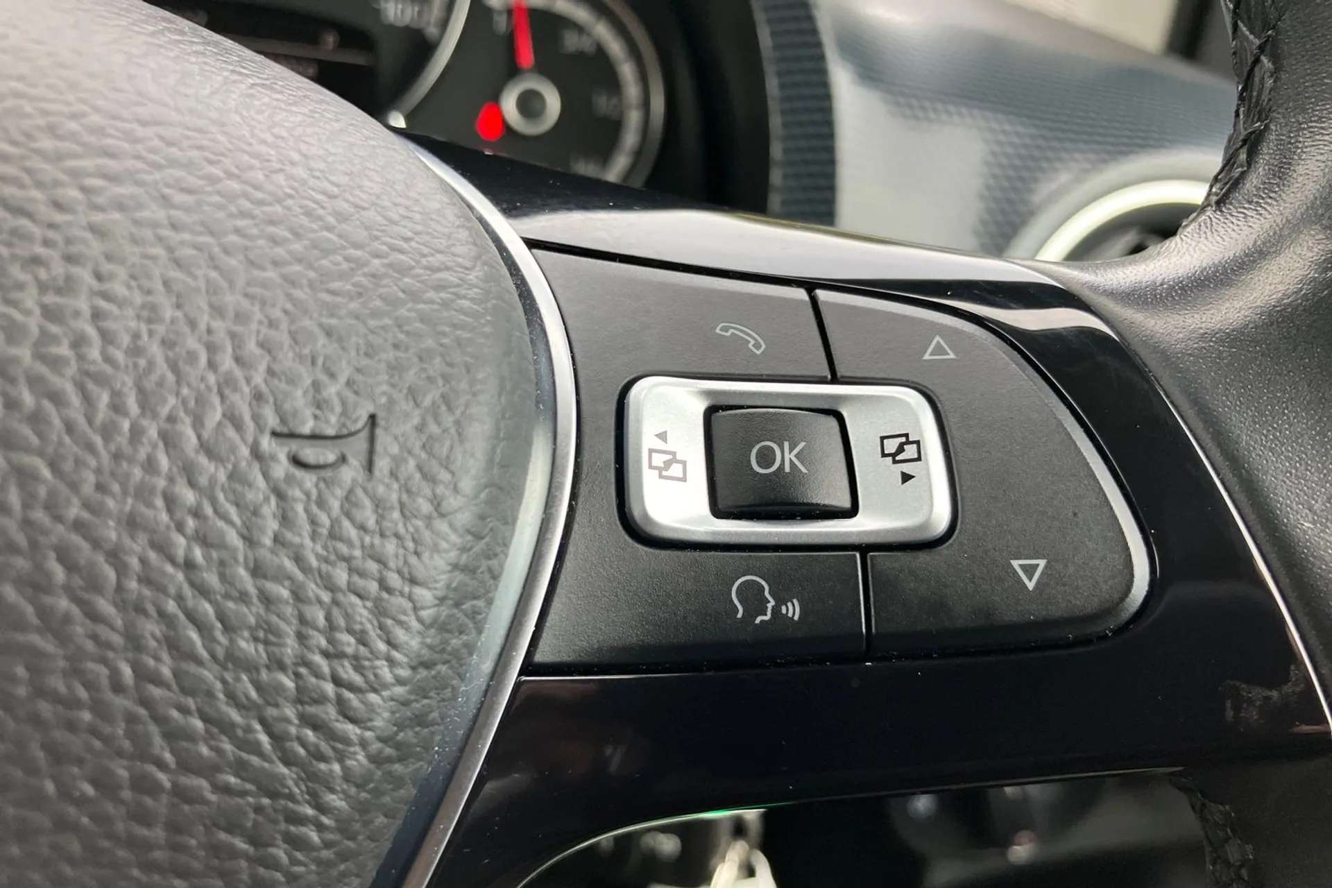 2021 VOLKSWAGEN UP 2021 VOLKSWAGEN UP