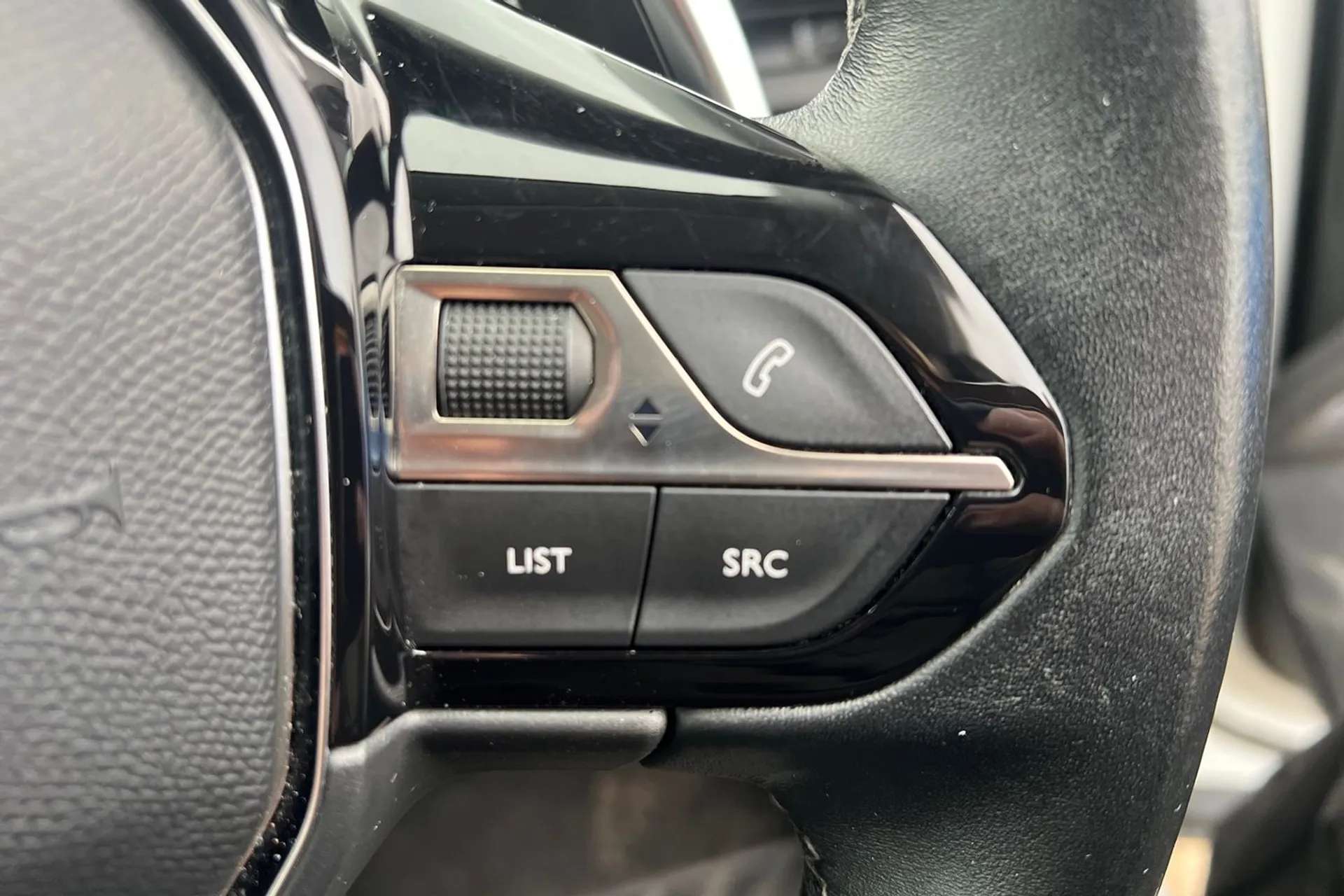 2021 PEUGEOT 5008 2021 PEUGEOT 5008