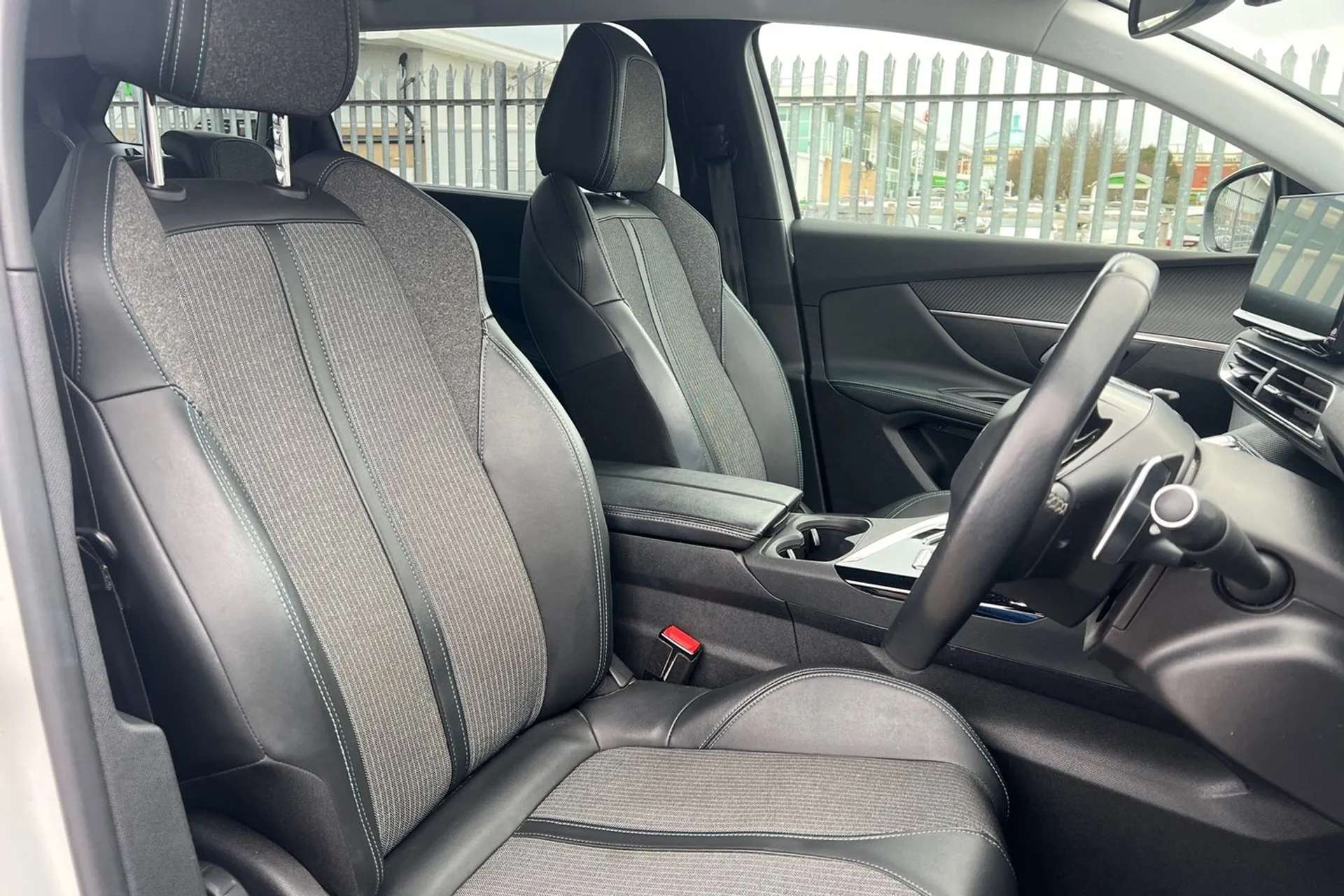 2021 PEUGEOT 5008 2021 PEUGEOT 5008