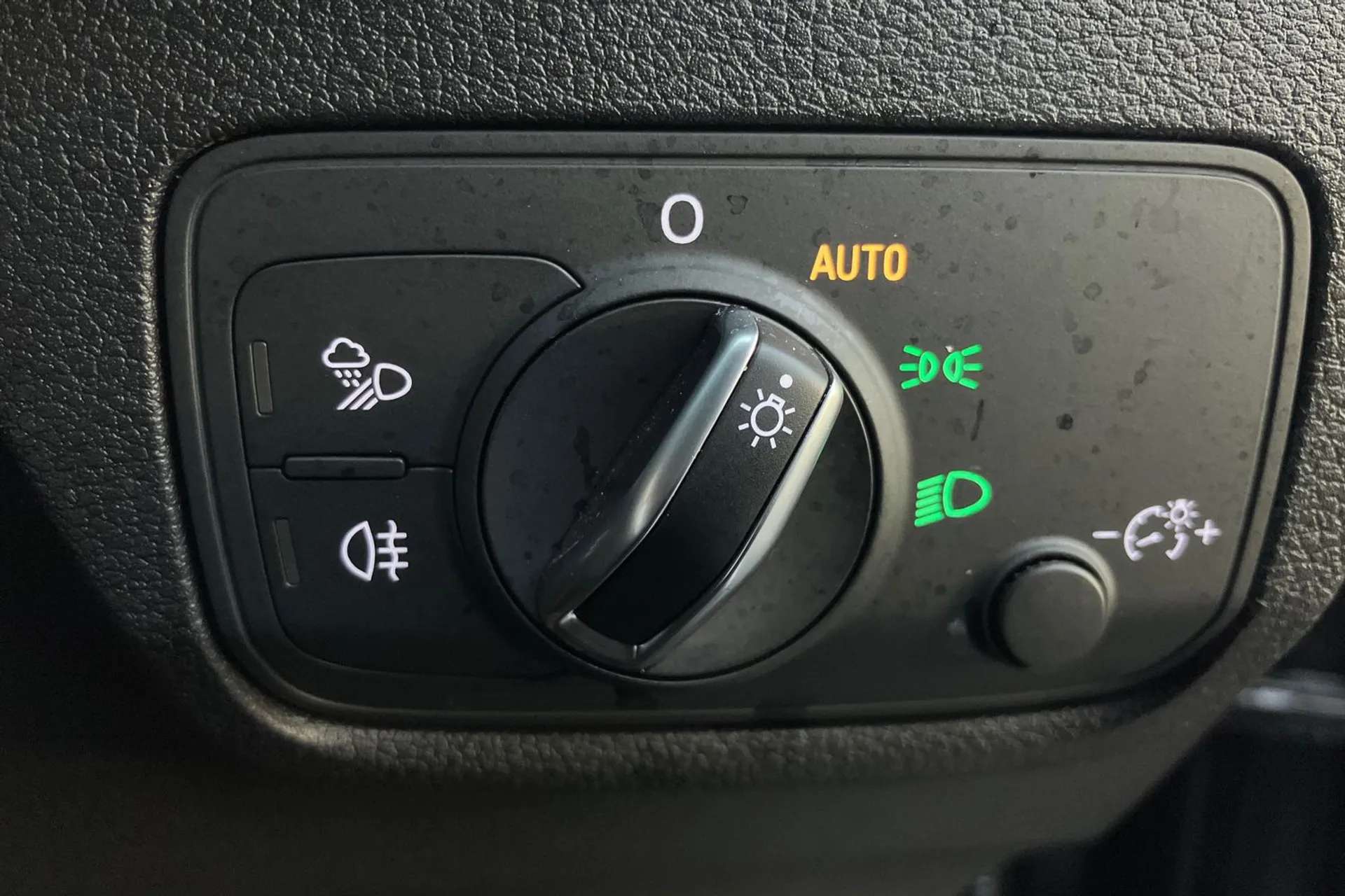 2020 AUDI Q2 2020 AUDI Q2