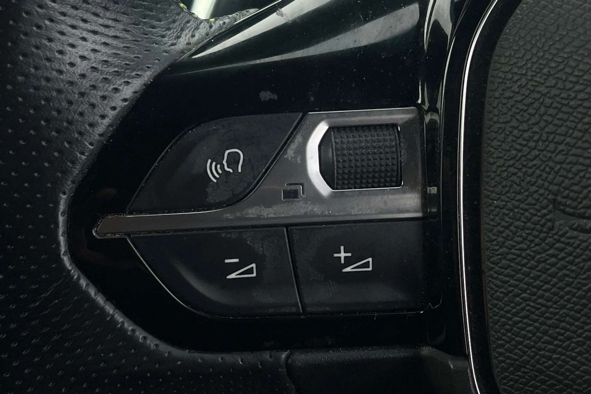 2021 PEUGEOT 2008 2021 PEUGEOT 2008