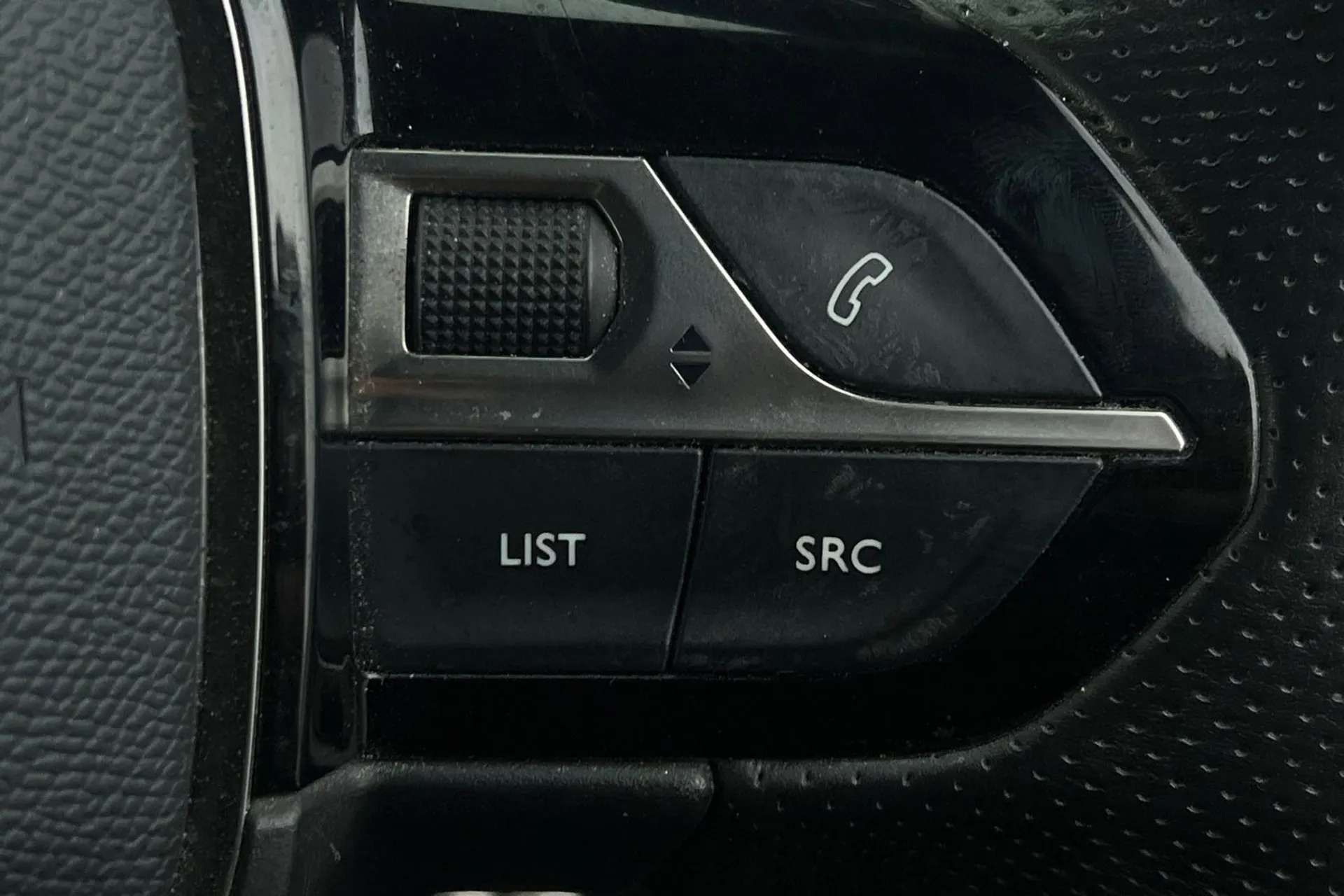 2021 PEUGEOT 2008 2021 PEUGEOT 2008