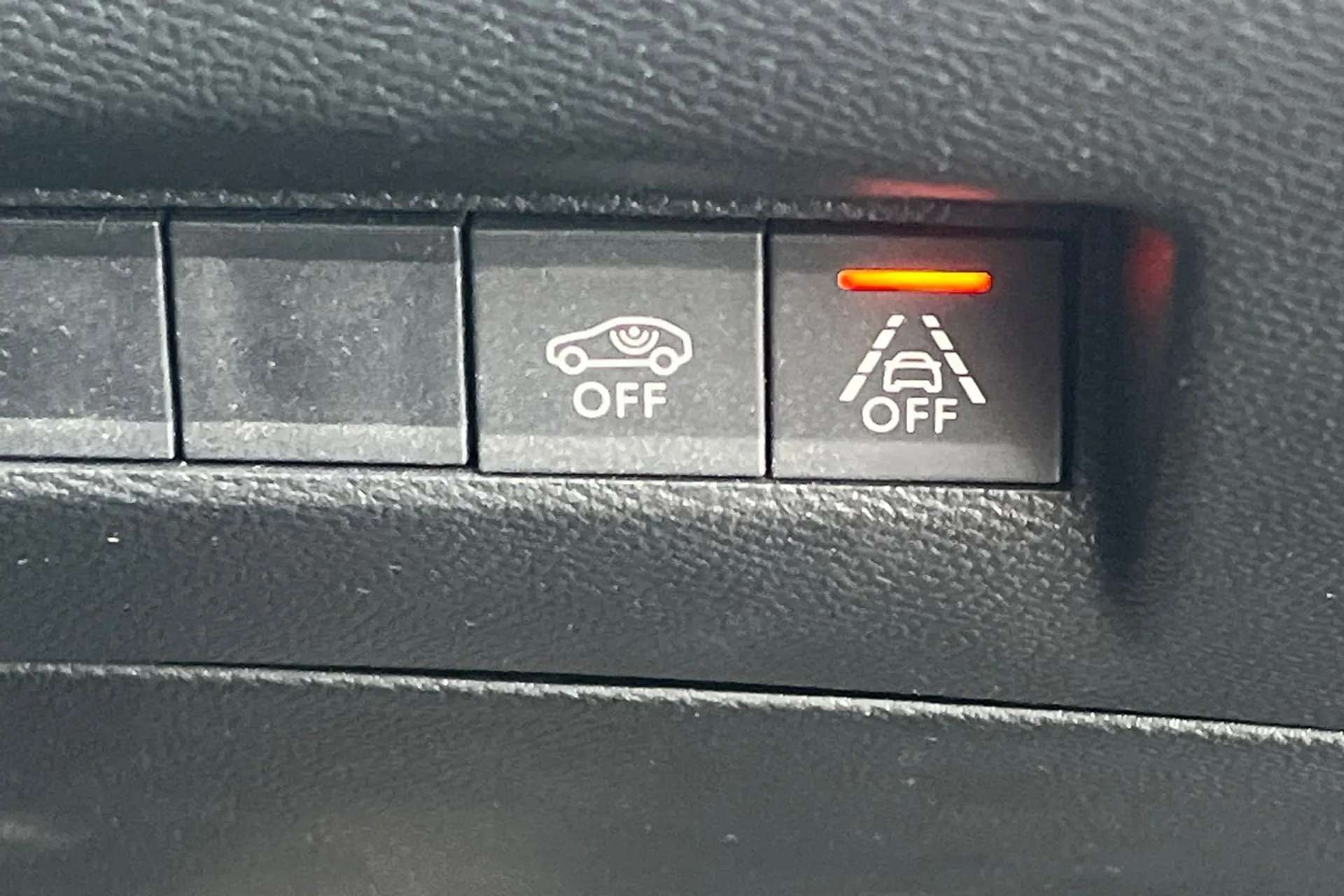 2021 PEUGEOT 2008 2021 PEUGEOT 2008