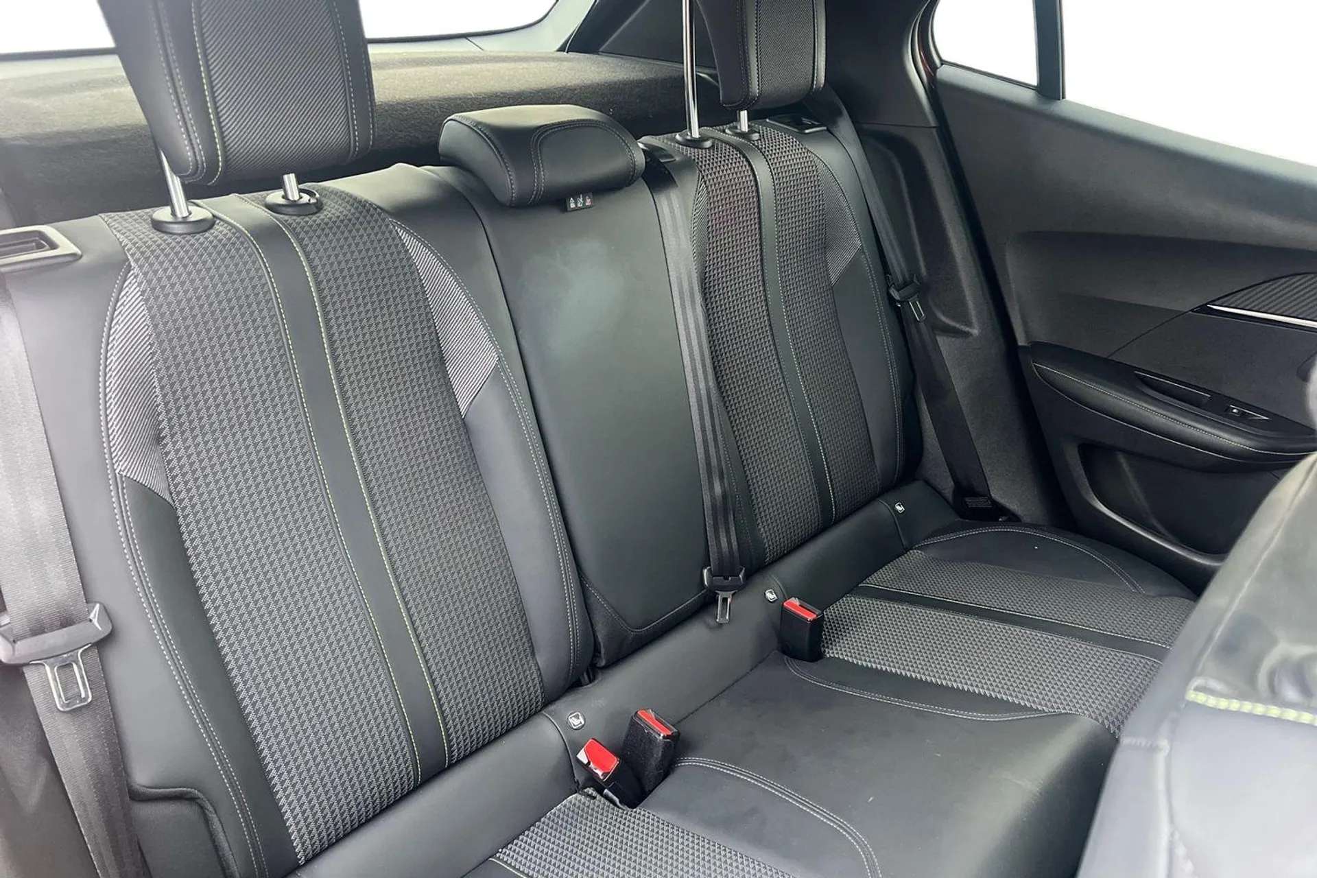 2021 PEUGEOT 2008 2021 PEUGEOT 2008