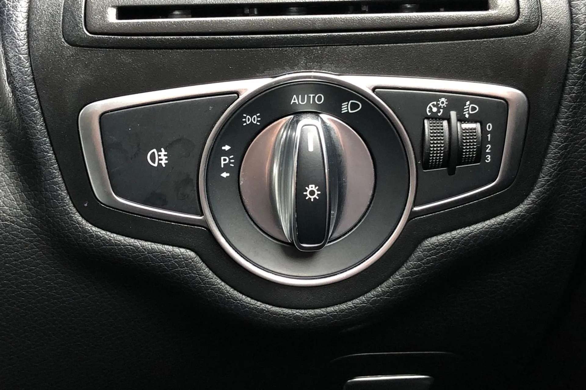 2018 MERCEDES-BENZ C CLASS 2018 MERCEDES-BENZ C CLASS