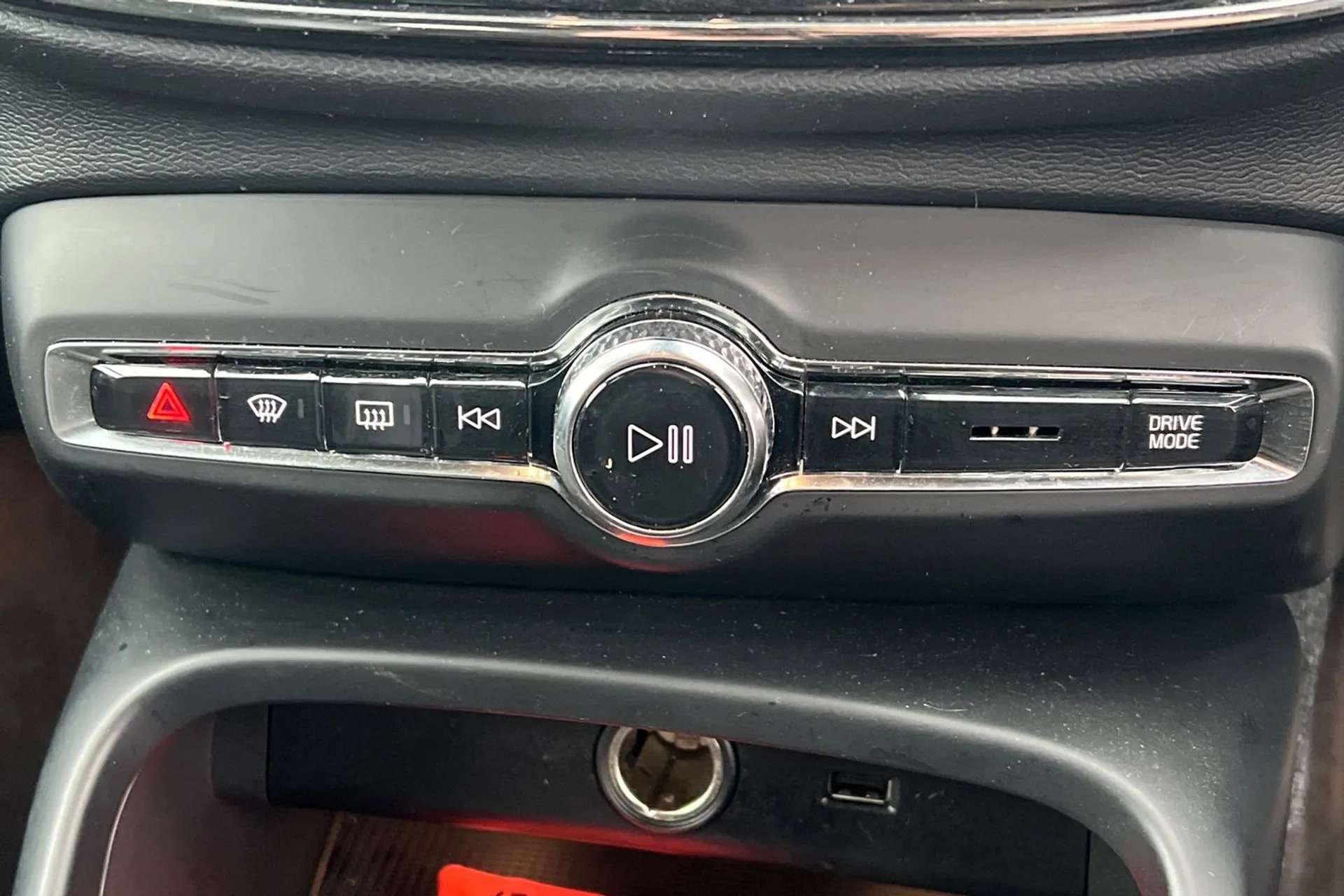 2021 VOLVO XC40 2021 VOLVO XC40