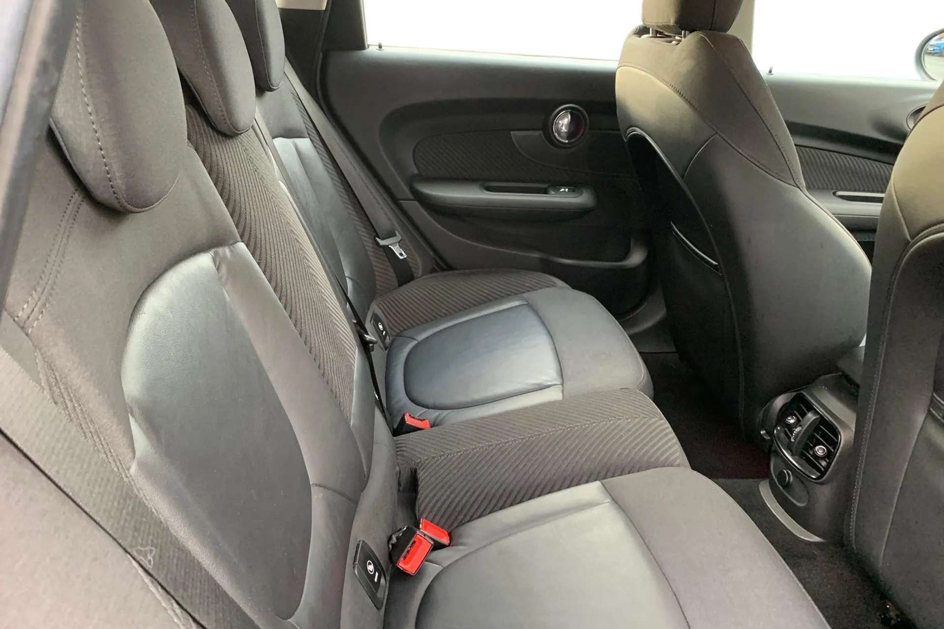 2018 MINI CLUBMAN 2018 MINI CLUBMAN