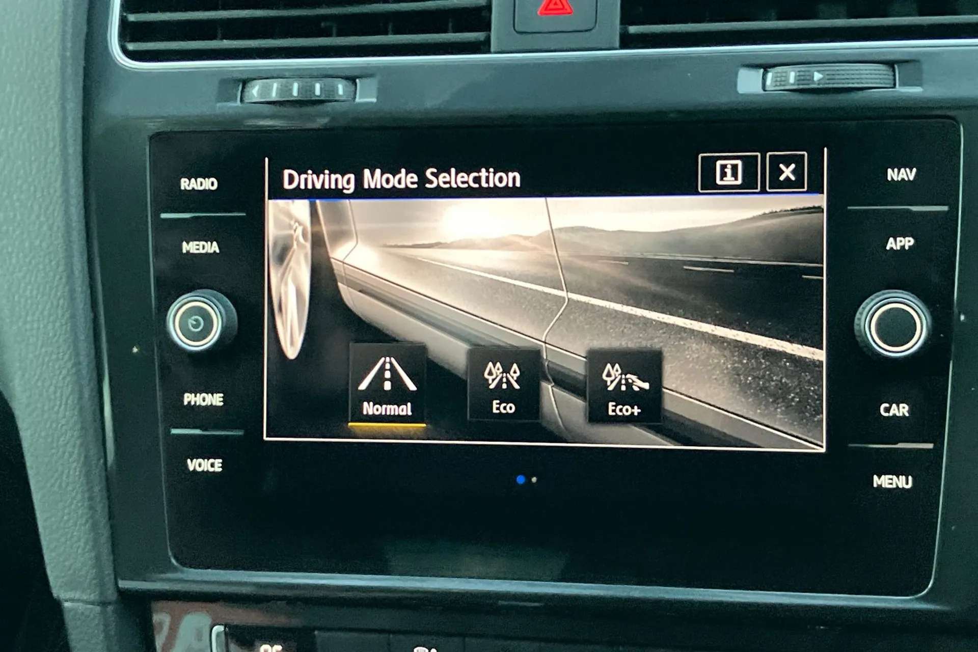 2020 VOLKSWAGEN GOLF 2020 VOLKSWAGEN GOLF