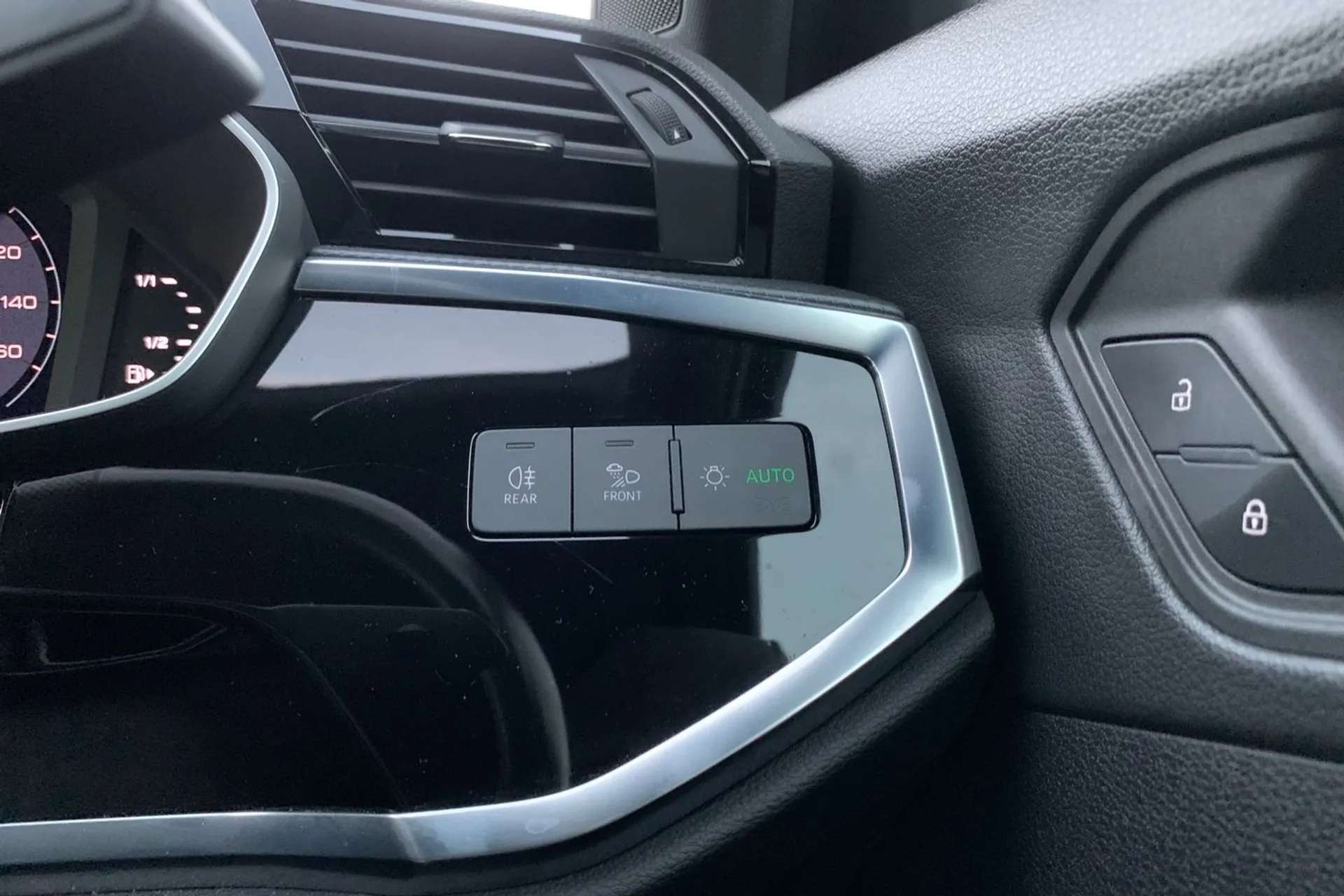 2020 AUDI Q3 2020 AUDI Q3