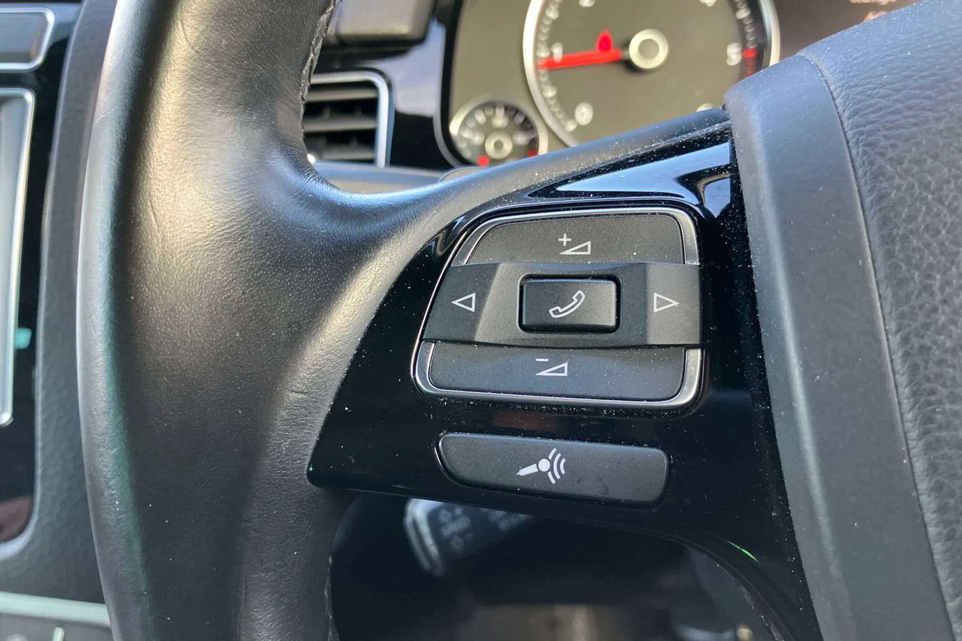 2017 VOLKSWAGEN TOUAREG 2017 VOLKSWAGEN TOUAREG