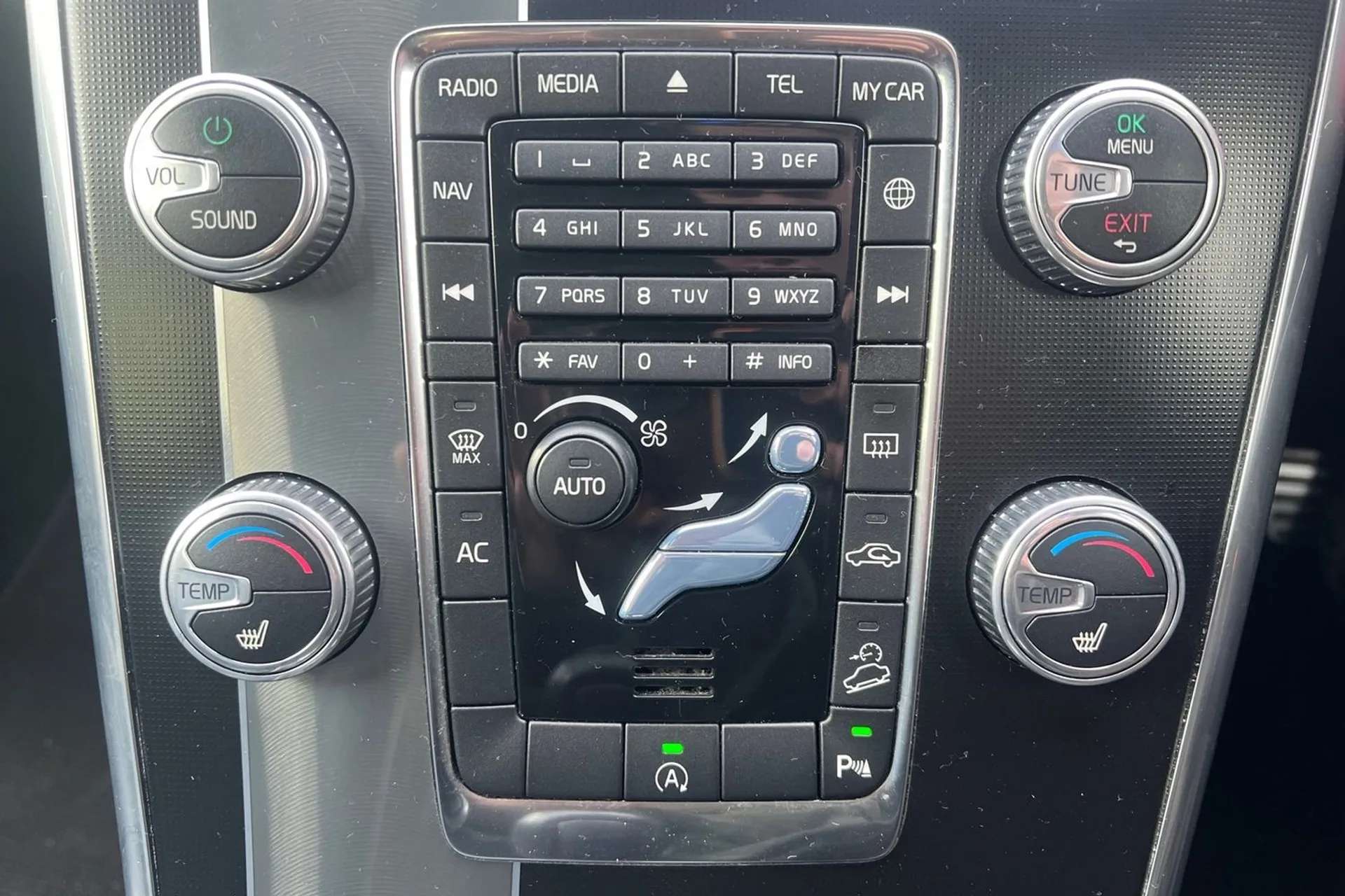 2017 VOLVO XC60 2017 VOLVO XC60