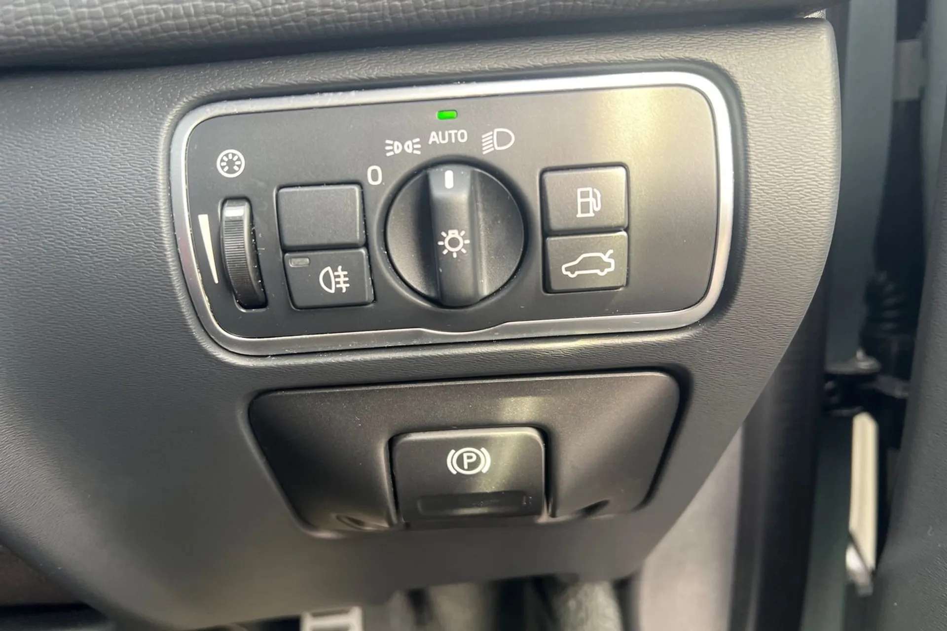 2017 VOLVO XC60 2017 VOLVO XC60