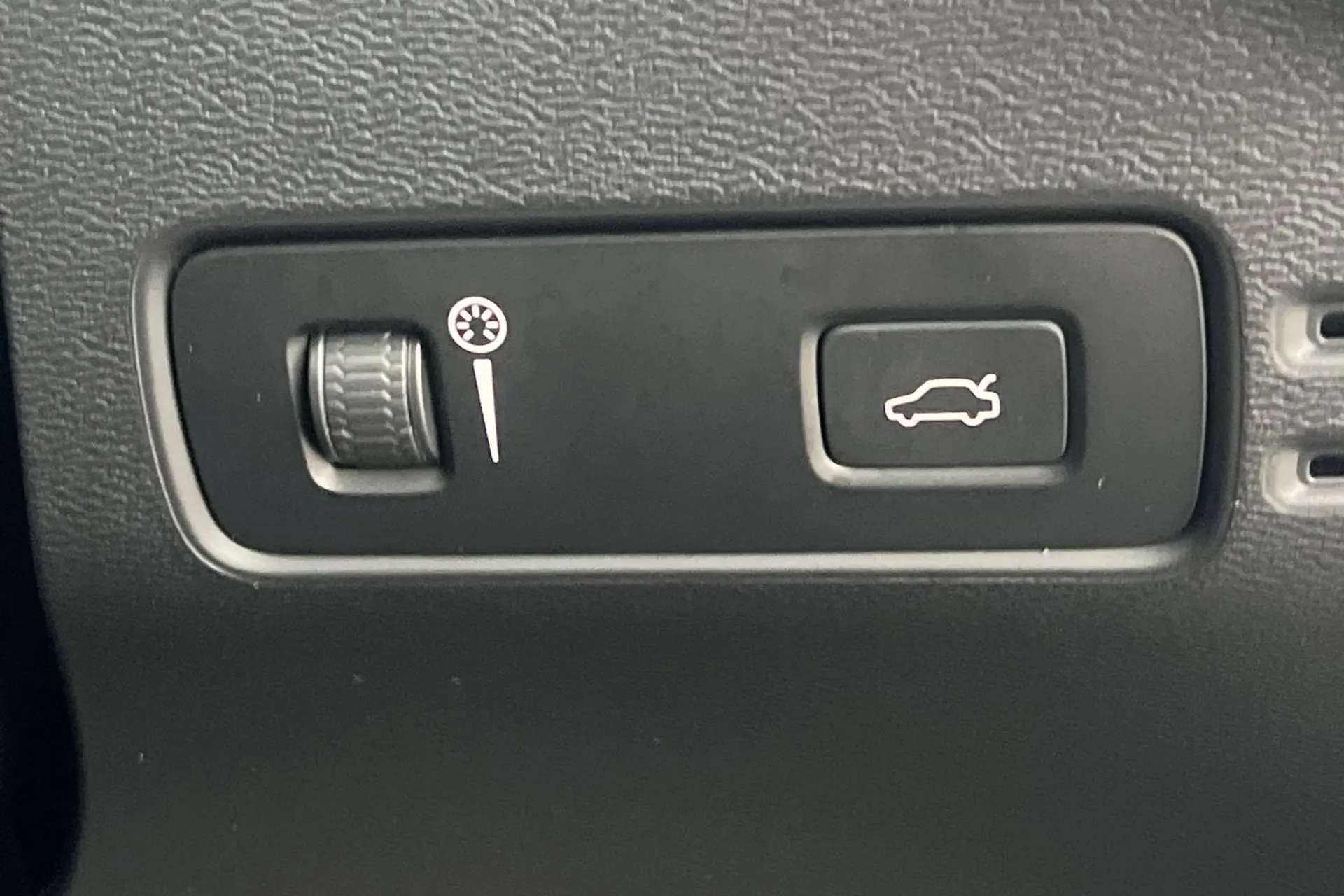 2022 VOLVO C40 2022 VOLVO C40