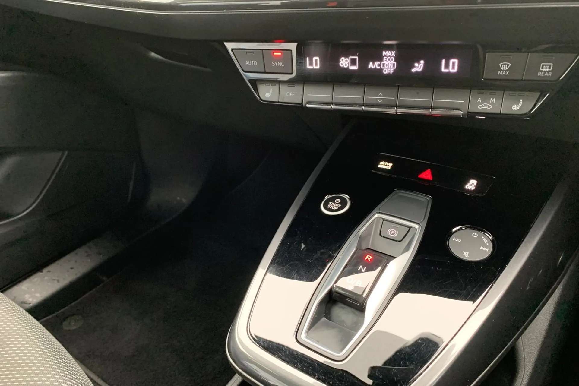 2021 AUDI Q4 2021 AUDI Q4