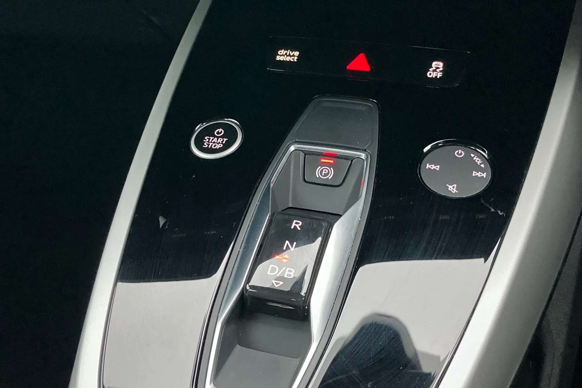 2021 AUDI Q4 2021 AUDI Q4